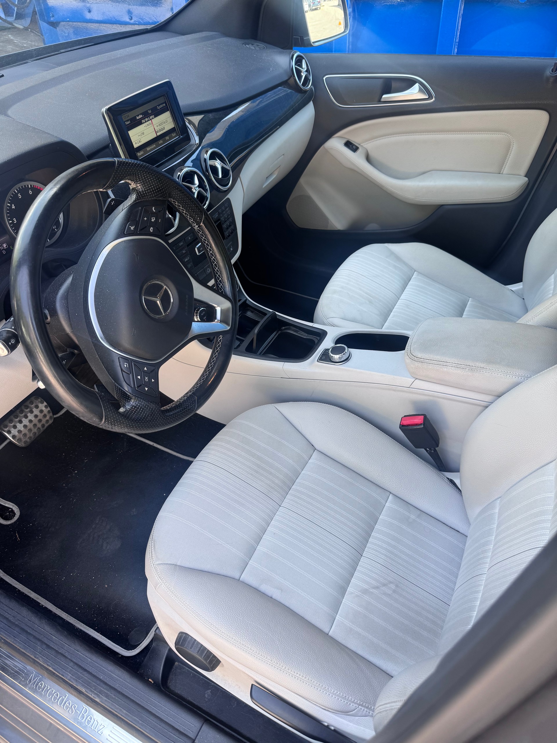 MERCEDES-BENZ B 250 7G-DCT-image-12