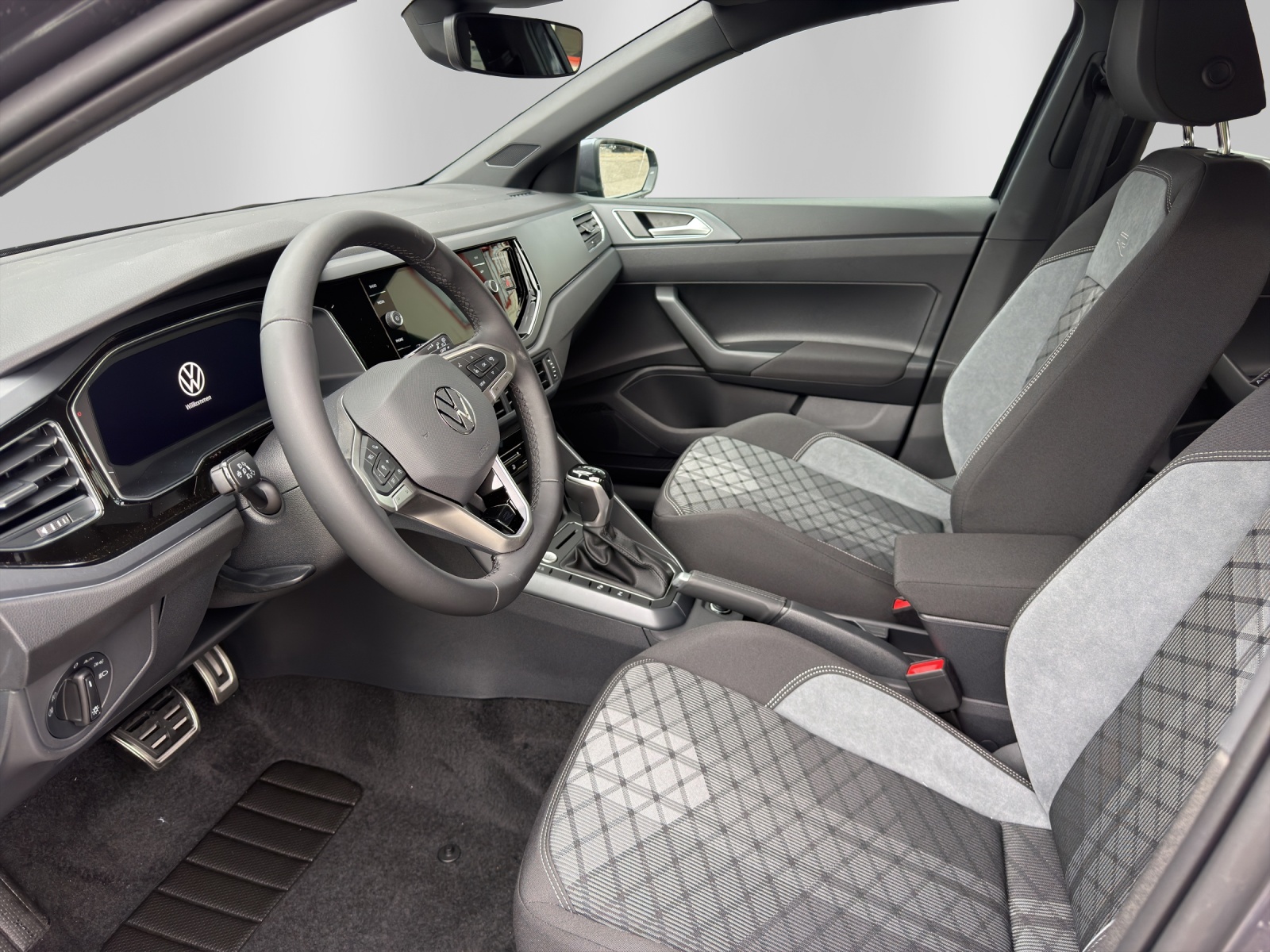 VW Polo 1.0 TSI R-Line United DSG-image-8