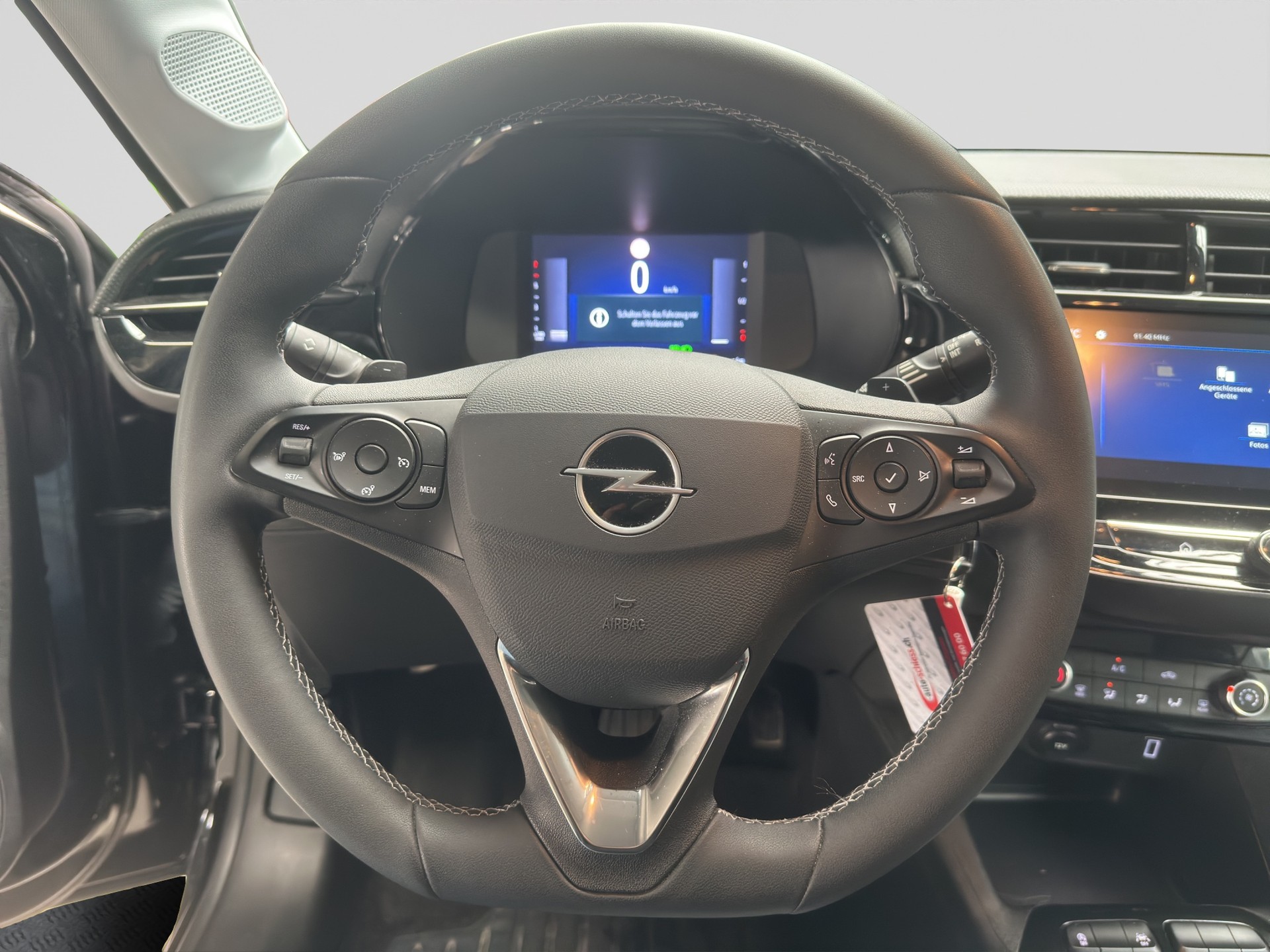 OPEL Corsa 1.2 TP Edition-image-9