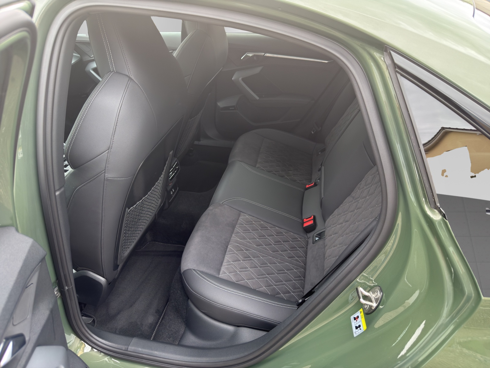 AUDI S3 Limousine TFSI quattro S-tronic, Distriktgrün Metallic-image-9