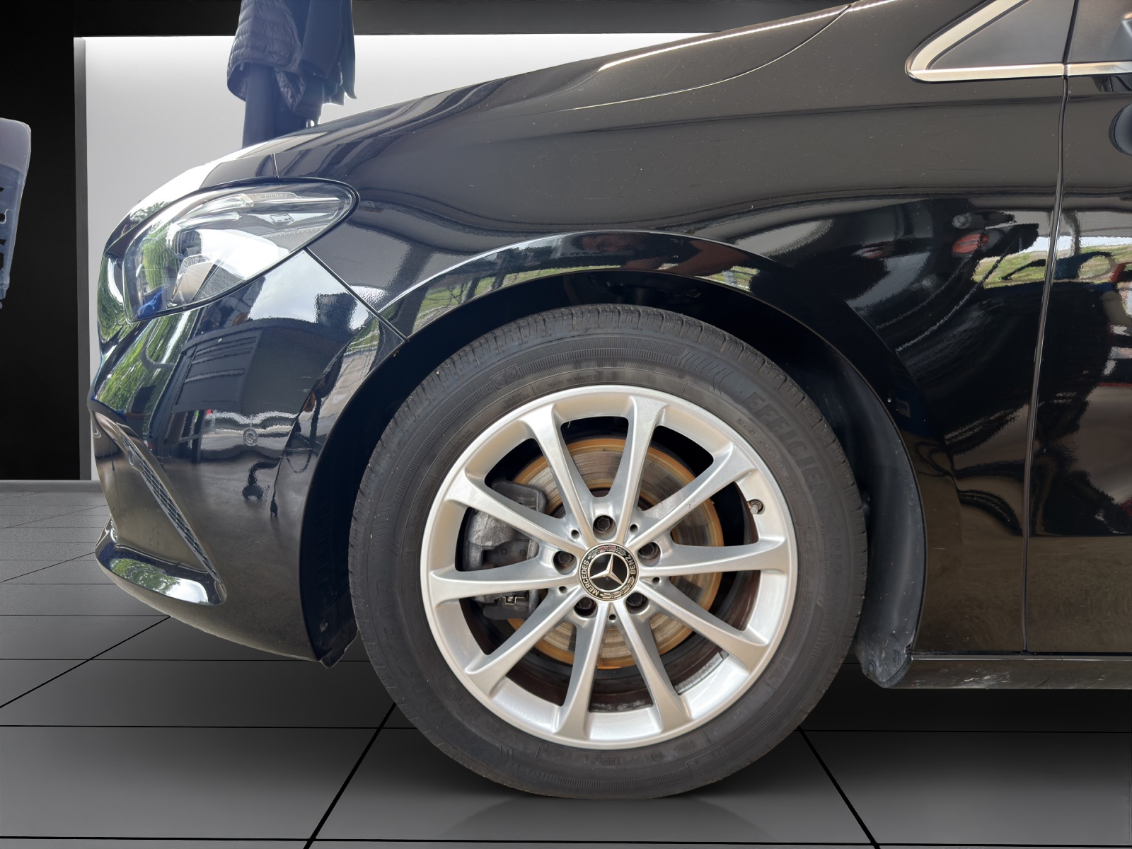 Image MERCEDES-BENZ B-220 B 220 4Matic Progressive