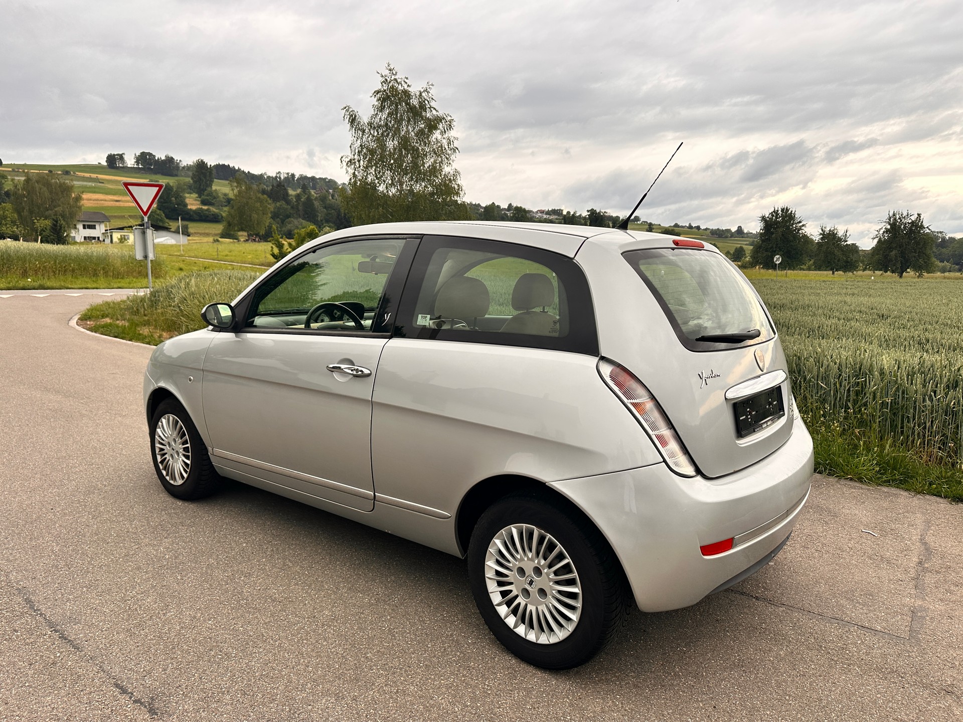 LANCIA Ypsilon 1.4 16V Platino-image-12