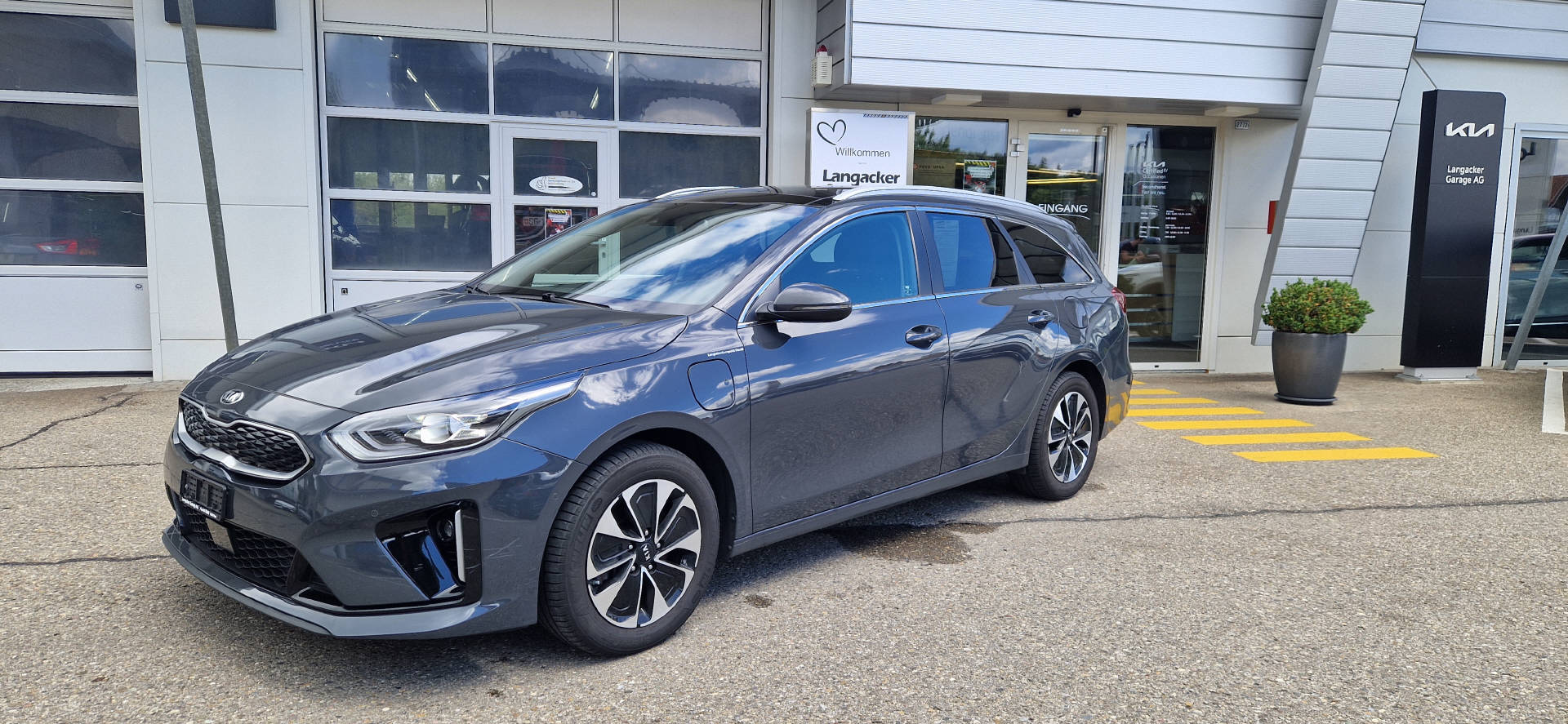 KIA Ceed SW 1.6 GDi Plug-in Hybrid Style-image-1