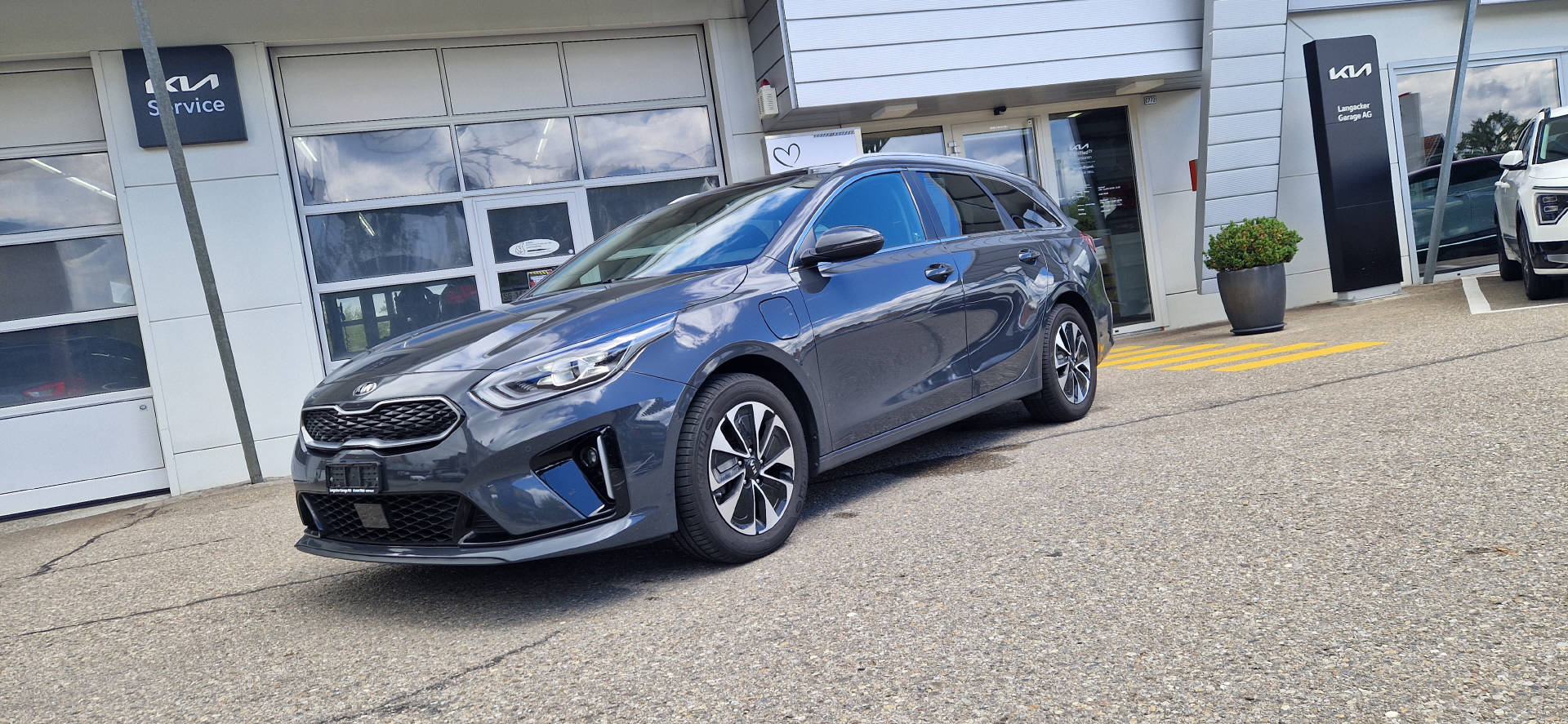 KIA Ceed SW 1.6 GDi Plug-in Hybrid Style-image-0
