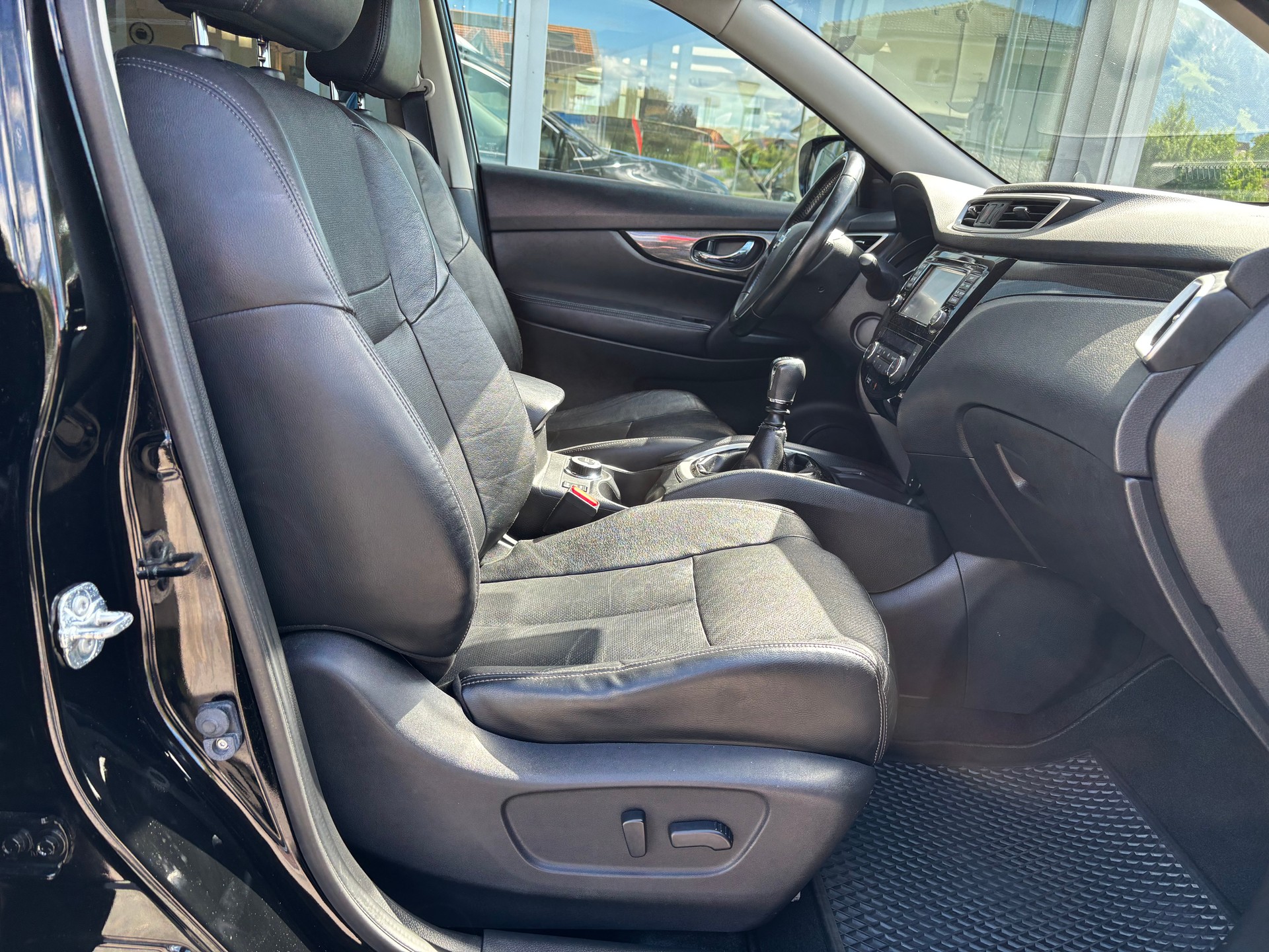 NISSAN X-Trail 1.6 dCi tekna 4x4-image-8