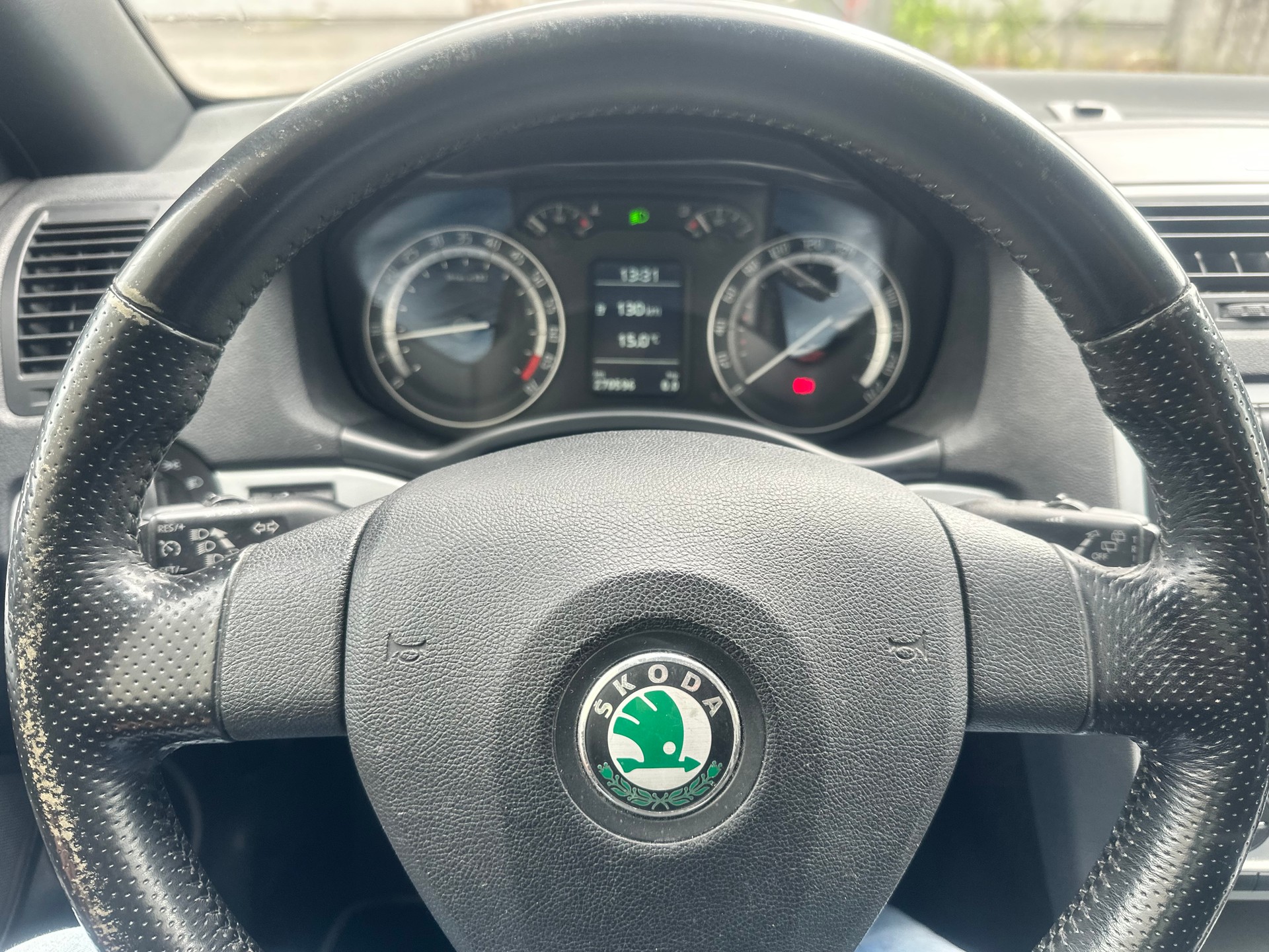SKODA Octavia 2.0 TFSI RS-image-9