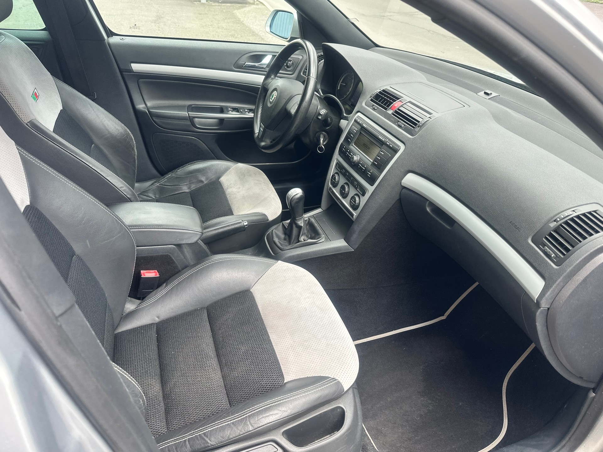 SKODA Octavia 2.0 TFSI RS-image-14