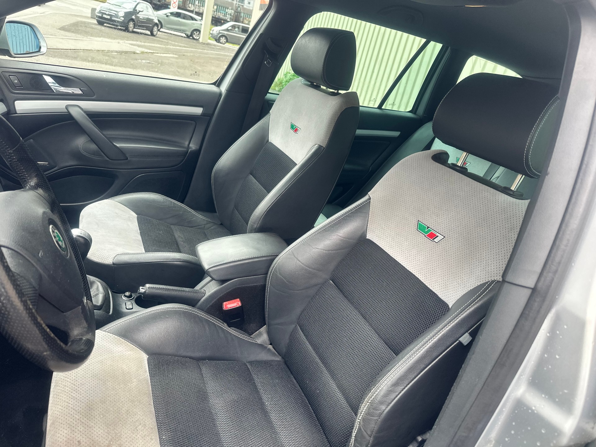 SKODA Octavia 2.0 TFSI RS-image-13