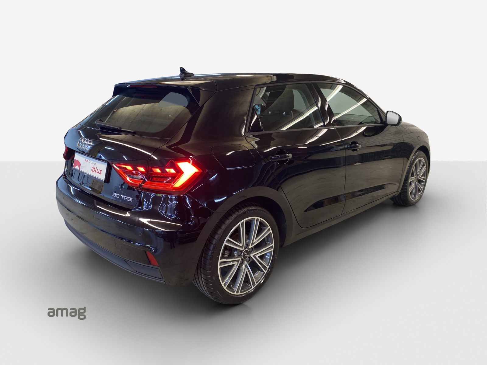 AUDI A1 Sportback 30 TFSI Attraction S-tronic-image-4