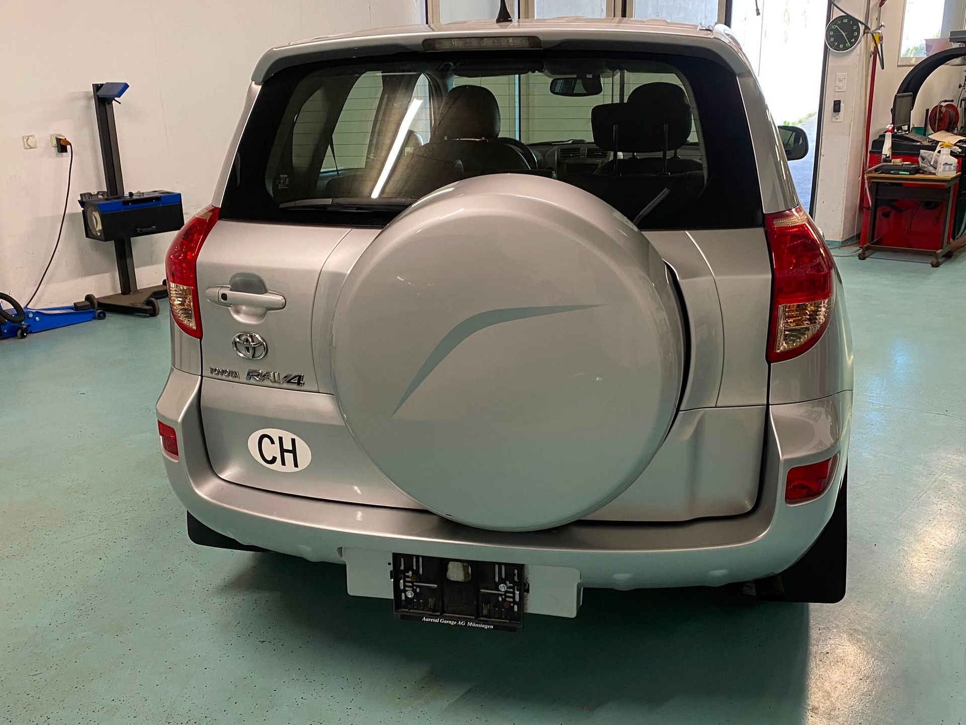 TOYOTA RAV-4 2.2D-4 D Linea Sol-image-2