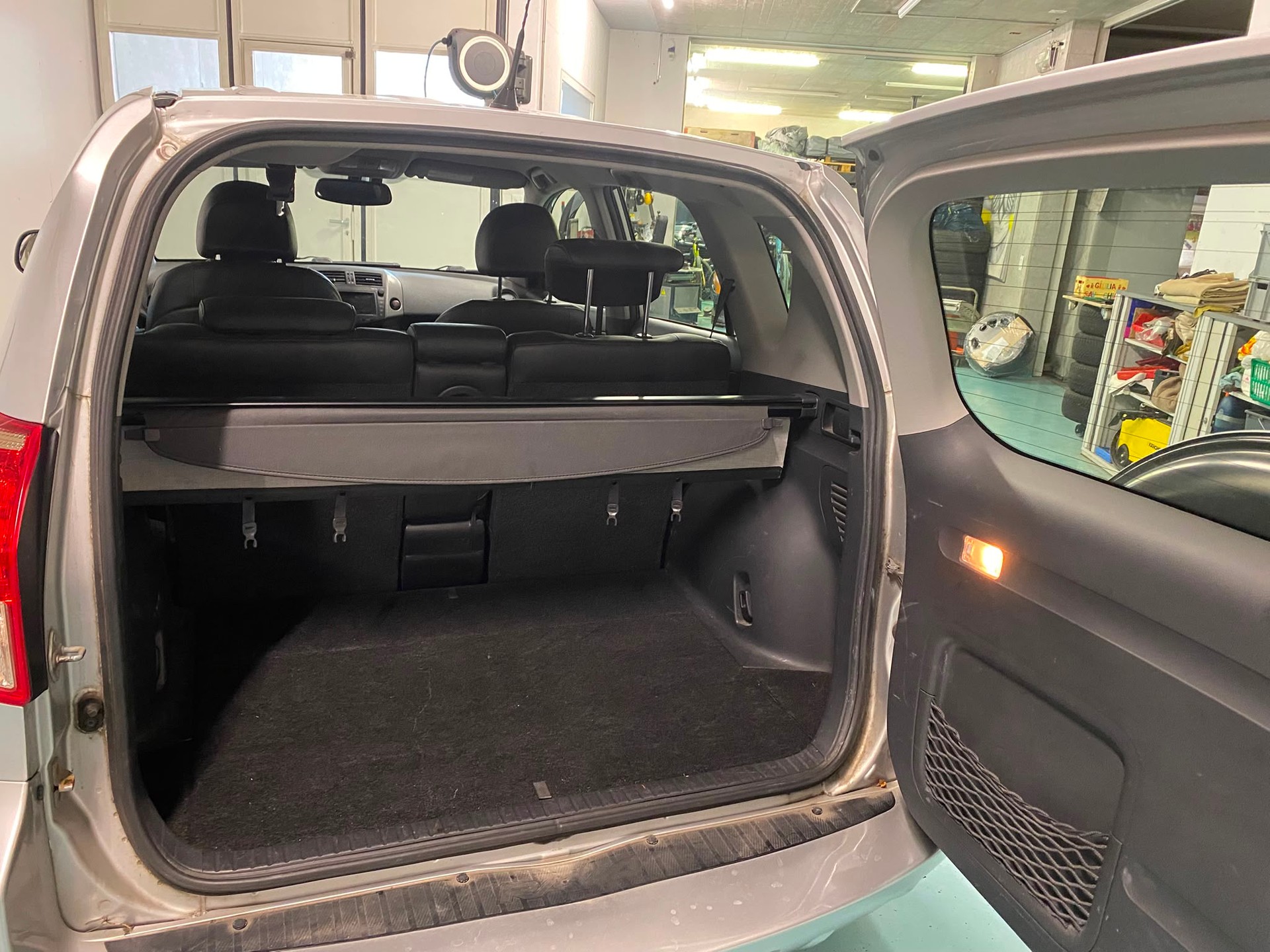 TOYOTA RAV-4 2.2D-4 D Linea Sol-image-5
