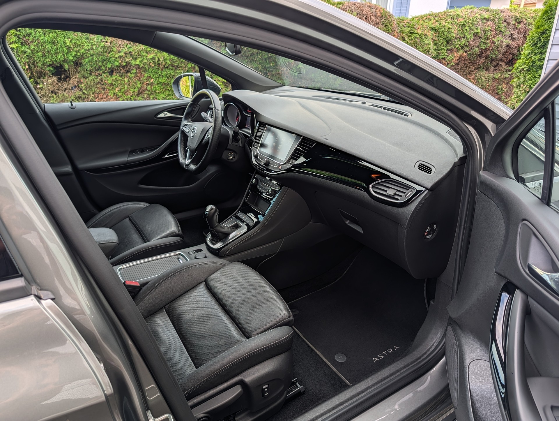 OPEL 1.6 CDTI 136 Black Edition-image-4