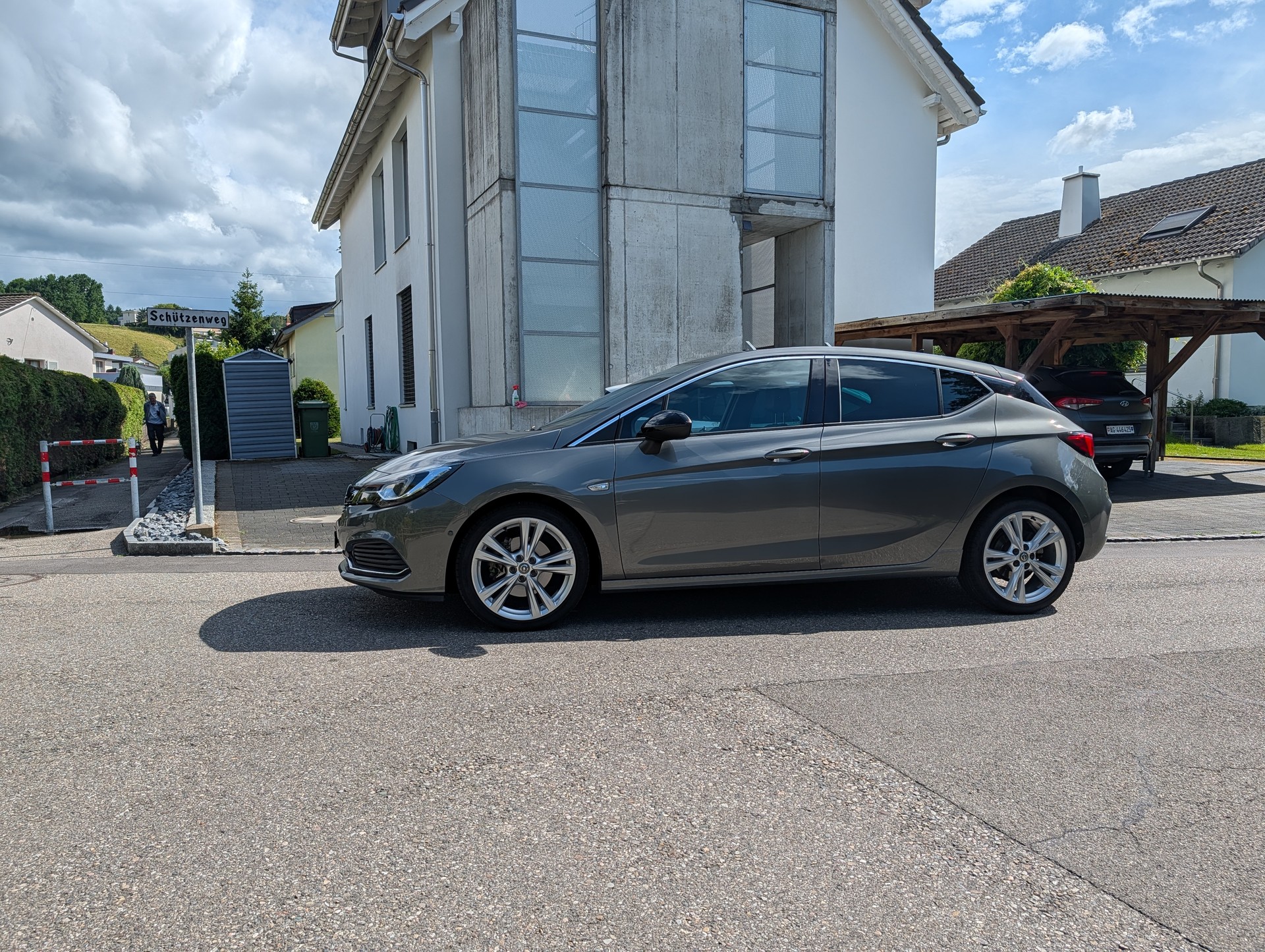 OPEL 1.6 CDTI 136 Black Edition-image-1