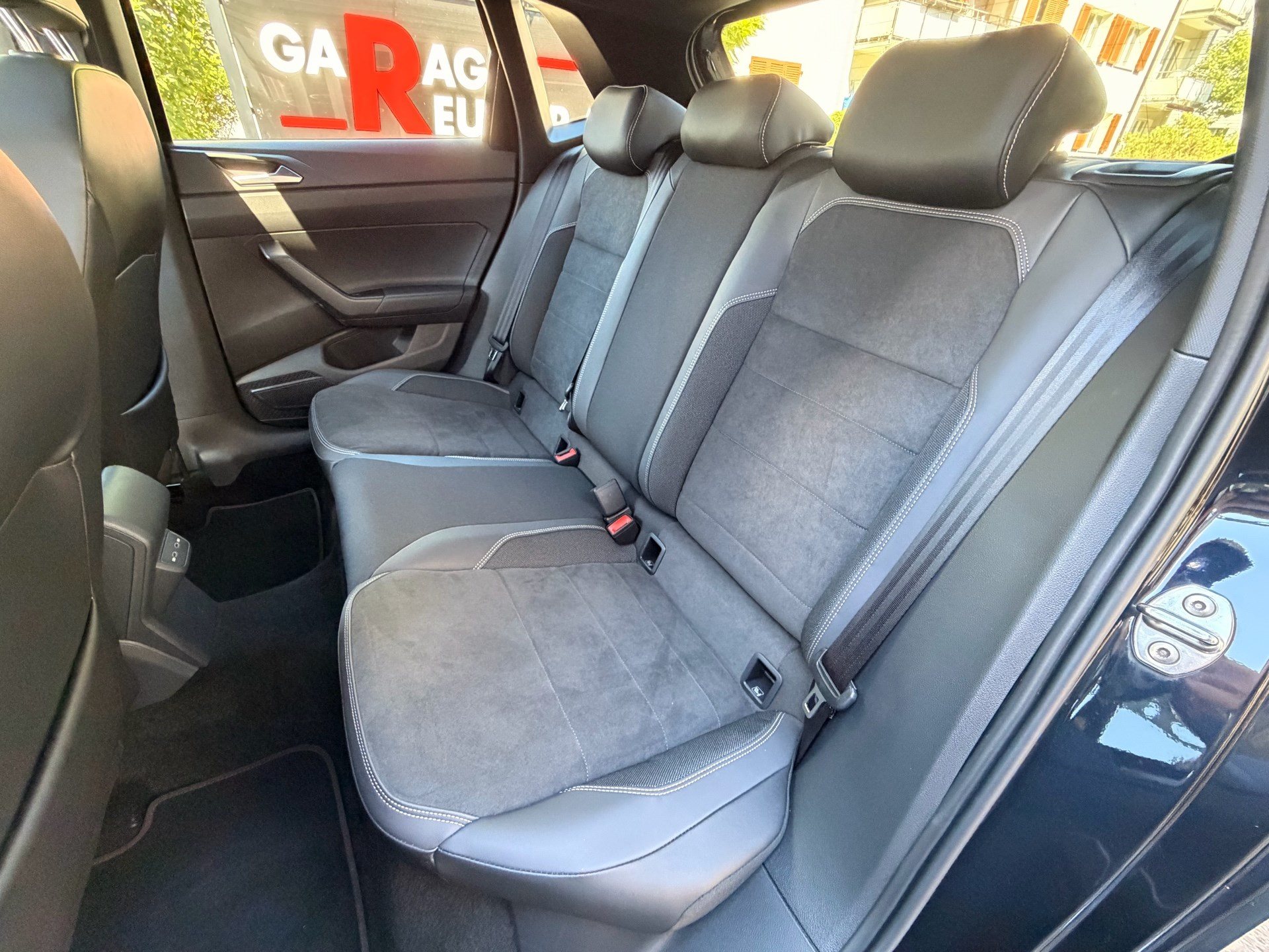 VW Polo GTI 2.0 TSI DSG *** PANORAMAGLASDACH & ALCANTARA ***-image-29