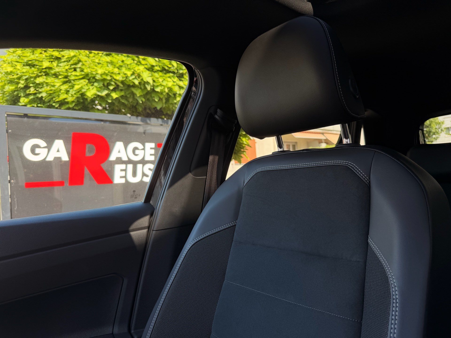 VW Polo GTI 2.0 TSI DSG *** PANORAMAGLASDACH & ALCANTARA ***-image-28
