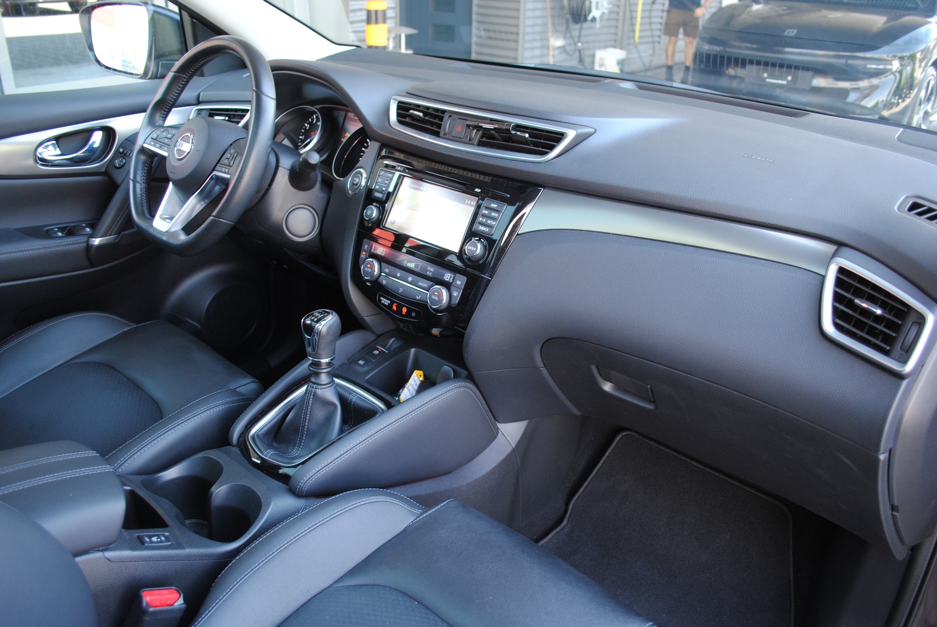 NISSAN Qashqai 1.6 DIG-T tekna +-image-13