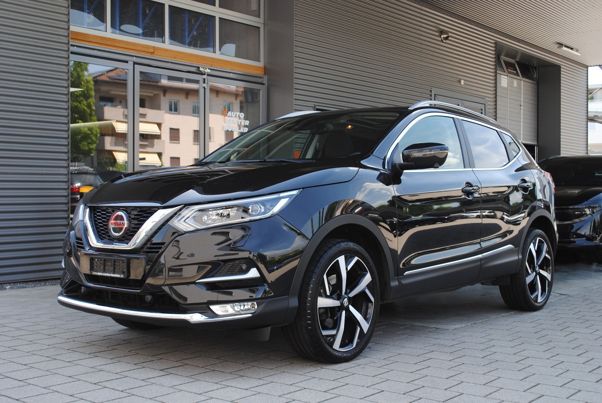 NISSAN Qashqai 1.6 DIG-T tekna +-image-0