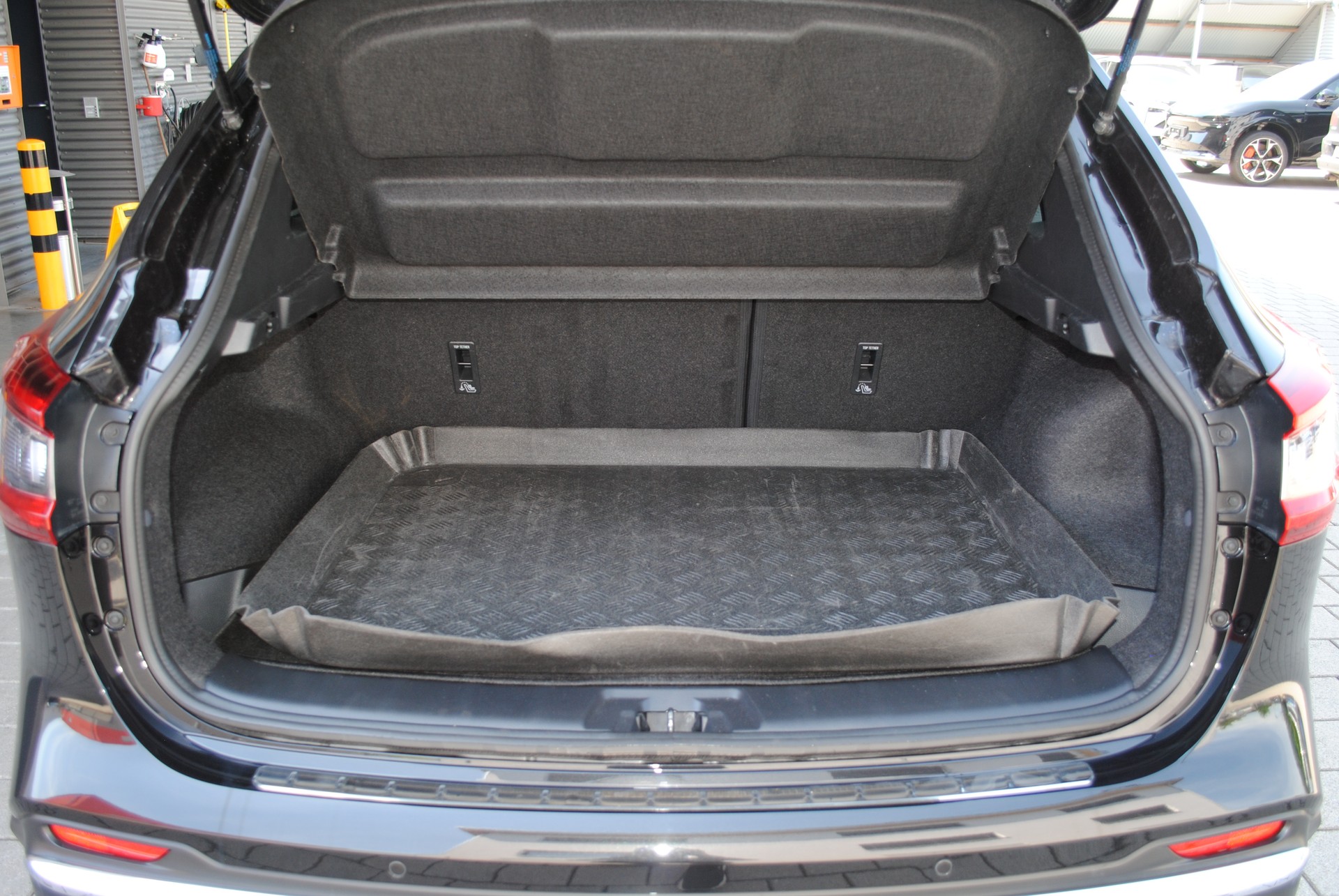 NISSAN Qashqai 1.6 DIG-T tekna +-image-18