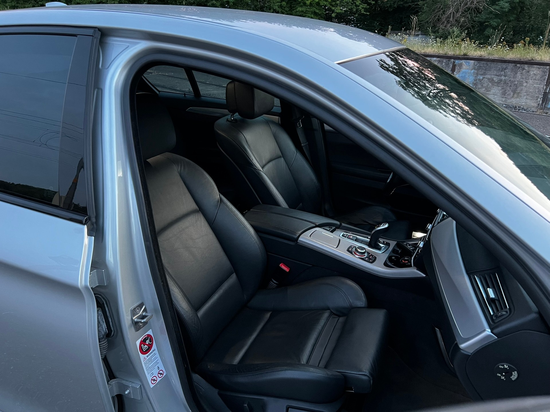 BMW 528i Steptronic-image-10