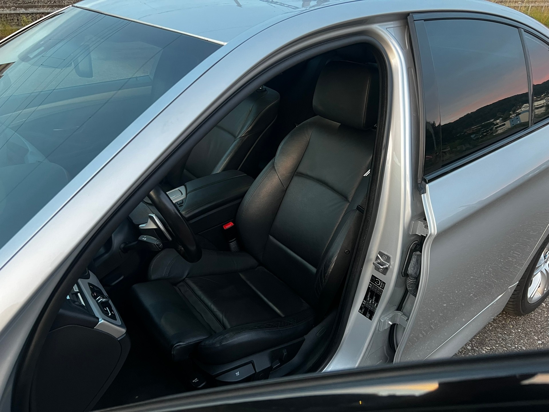 BMW 528i Steptronic-image-9