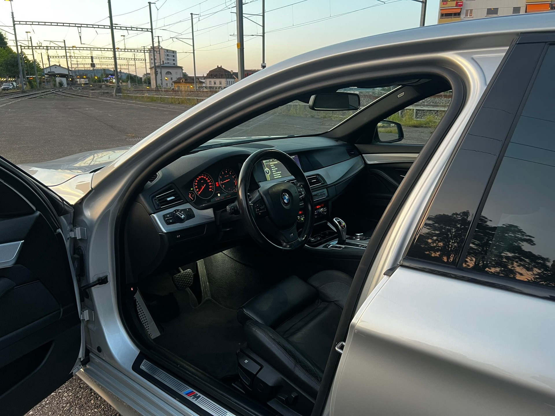 BMW 528i Steptronic-image-8