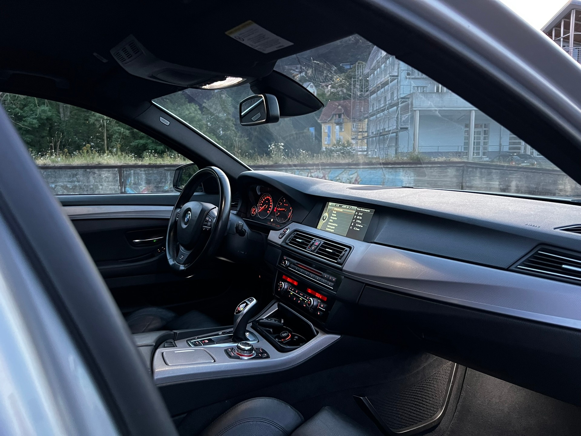 BMW 528i Steptronic-image-7