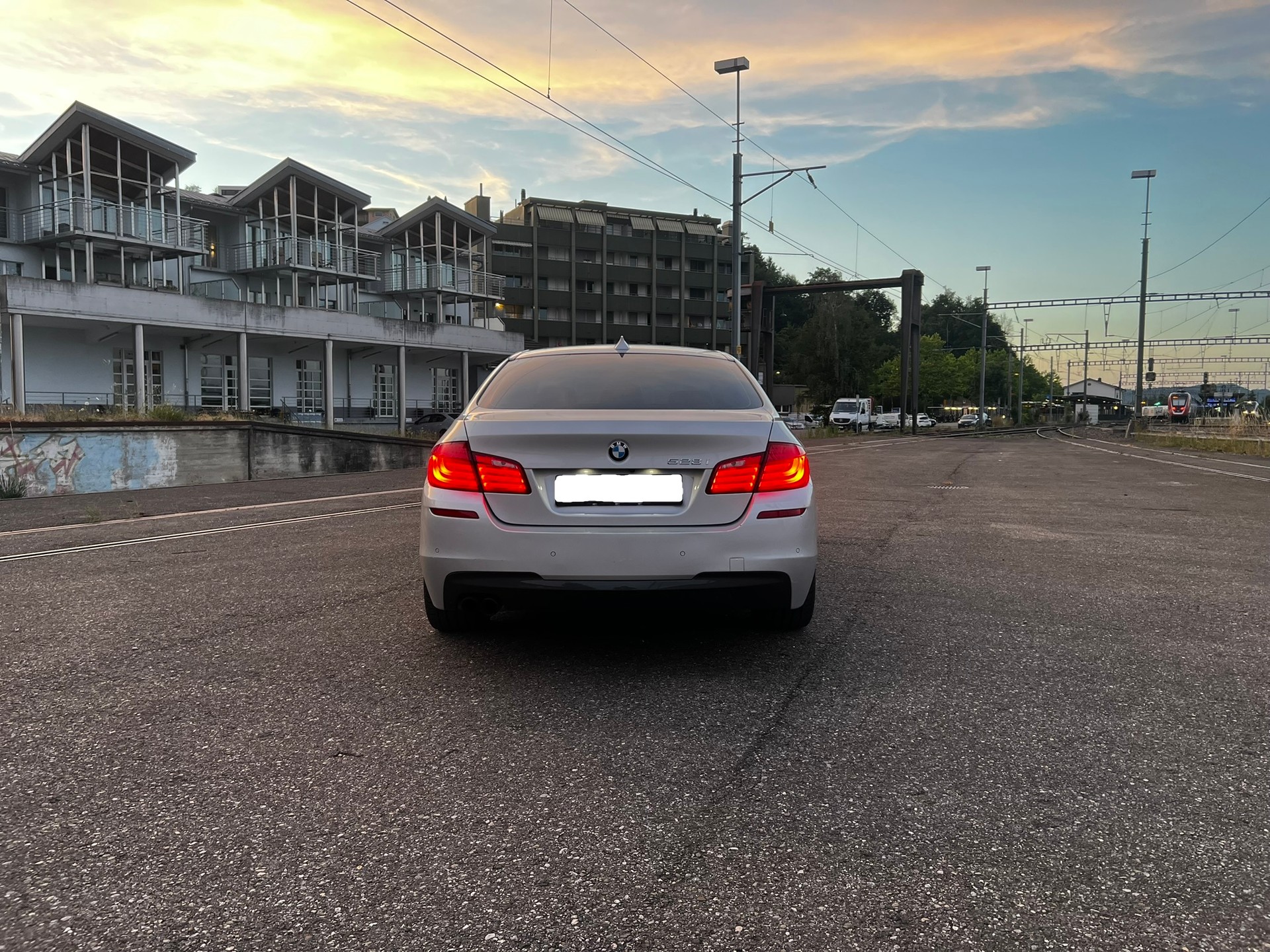 BMW 528i Steptronic-image-3