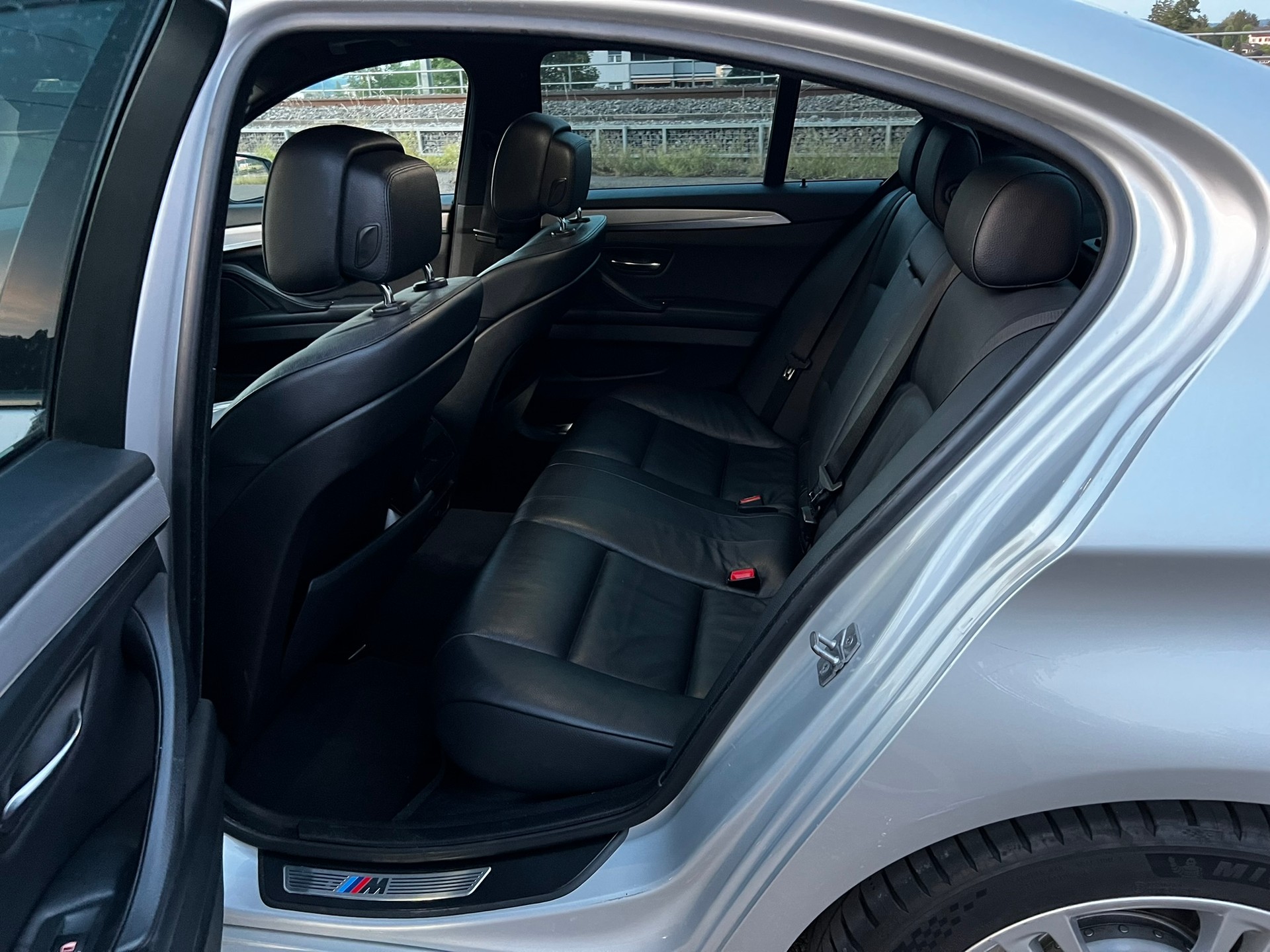 BMW 528i Steptronic-image-11