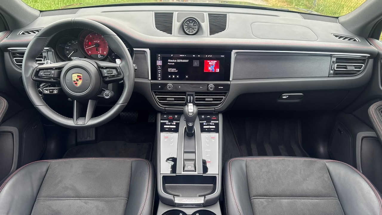 PORSCHE Macan GTS PDK-image-20