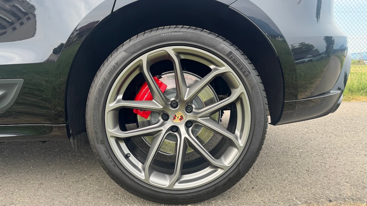PORSCHE Macan GTS PDK-image-12