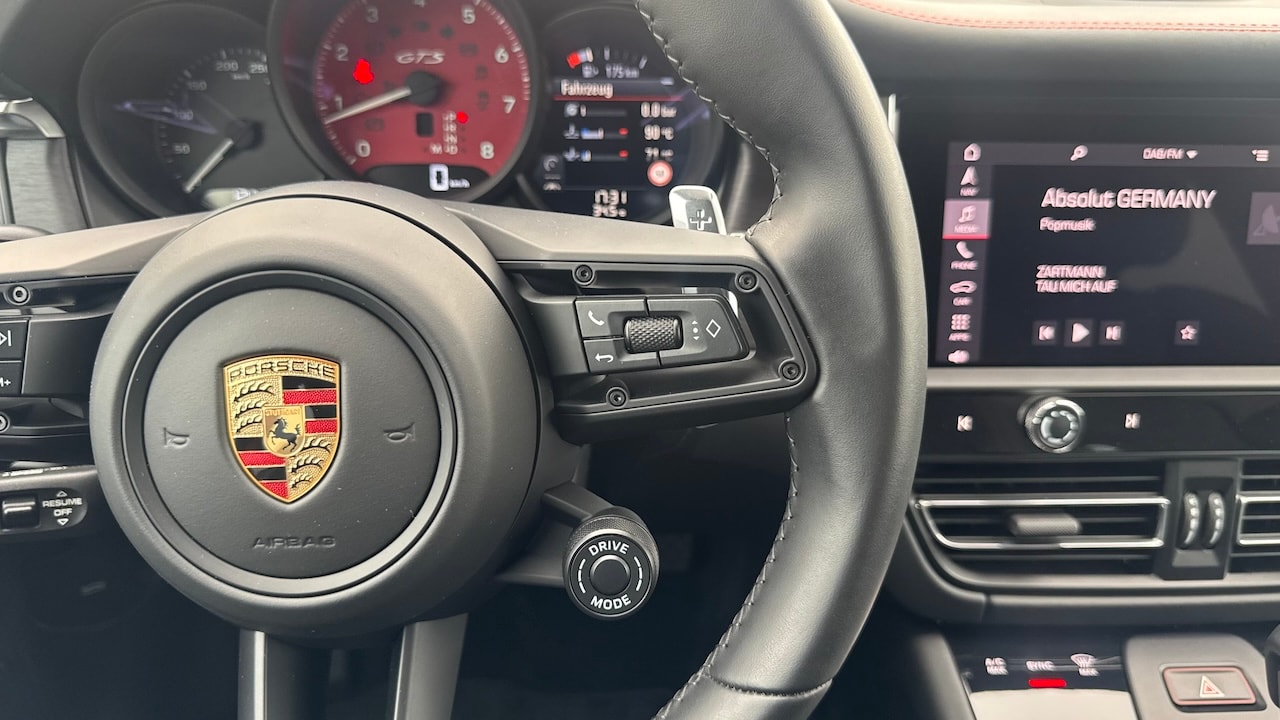 PORSCHE Macan GTS PDK-image-24