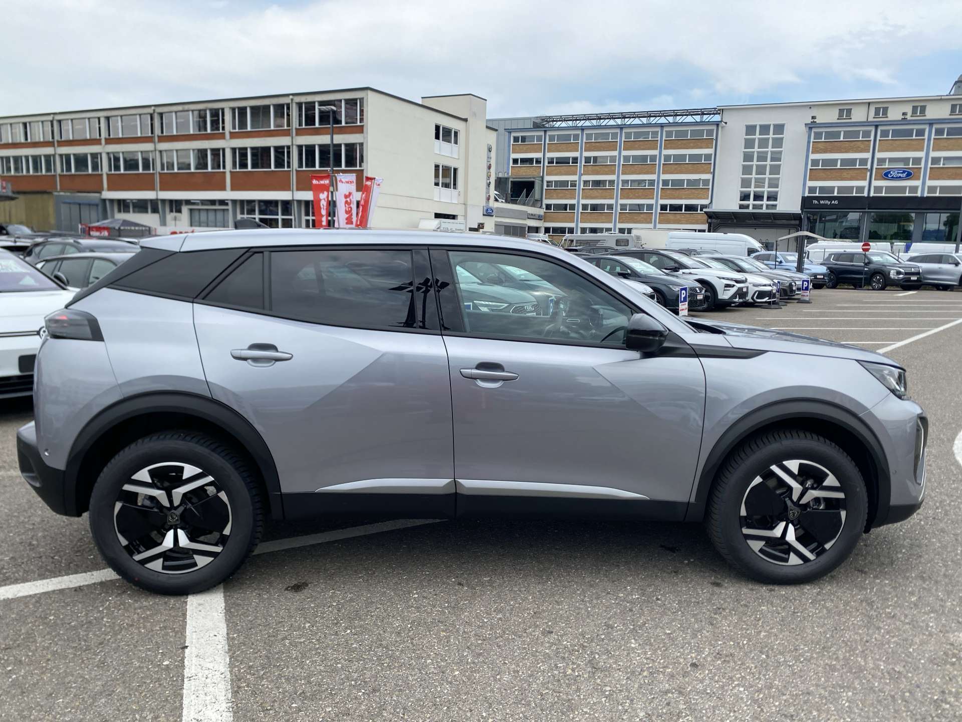 PEUGEOT 2008 1.2 145 MHEV Allure Automat-image-10