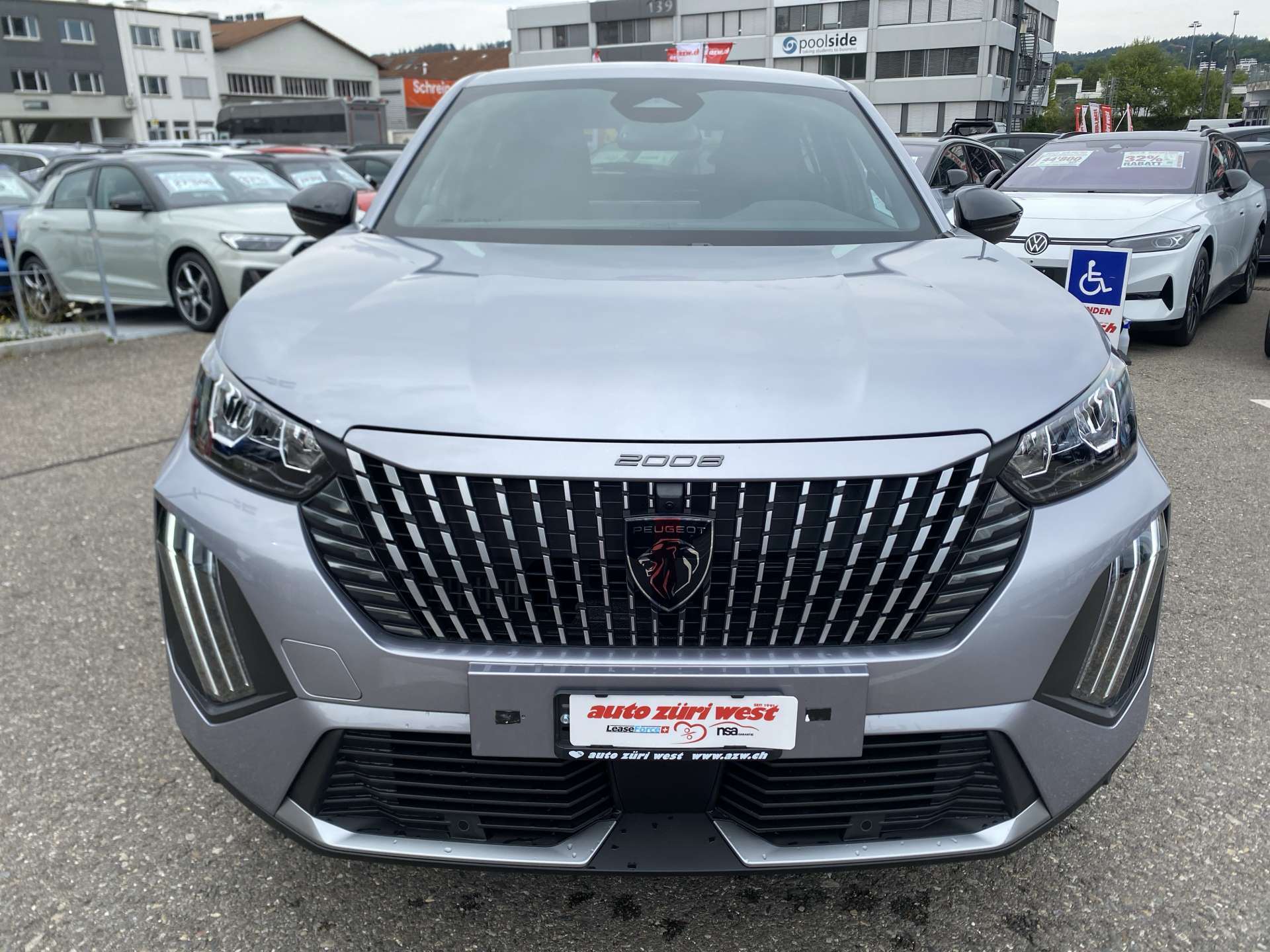 PEUGEOT 2008 1.2 145 MHEV Allure Automat-image-13