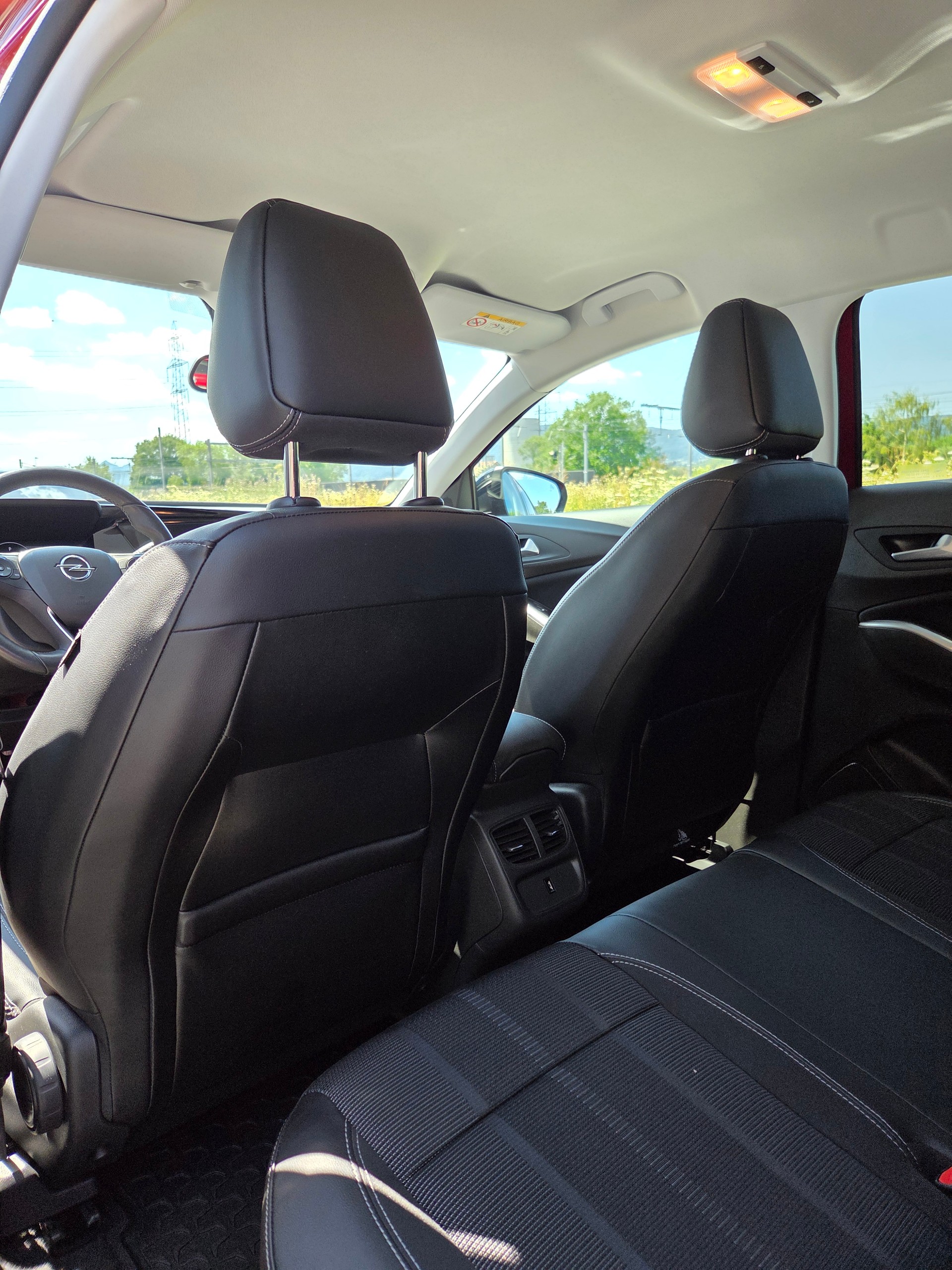 OPEL Grandland 1.2i TP Blitz Automatik-image-9