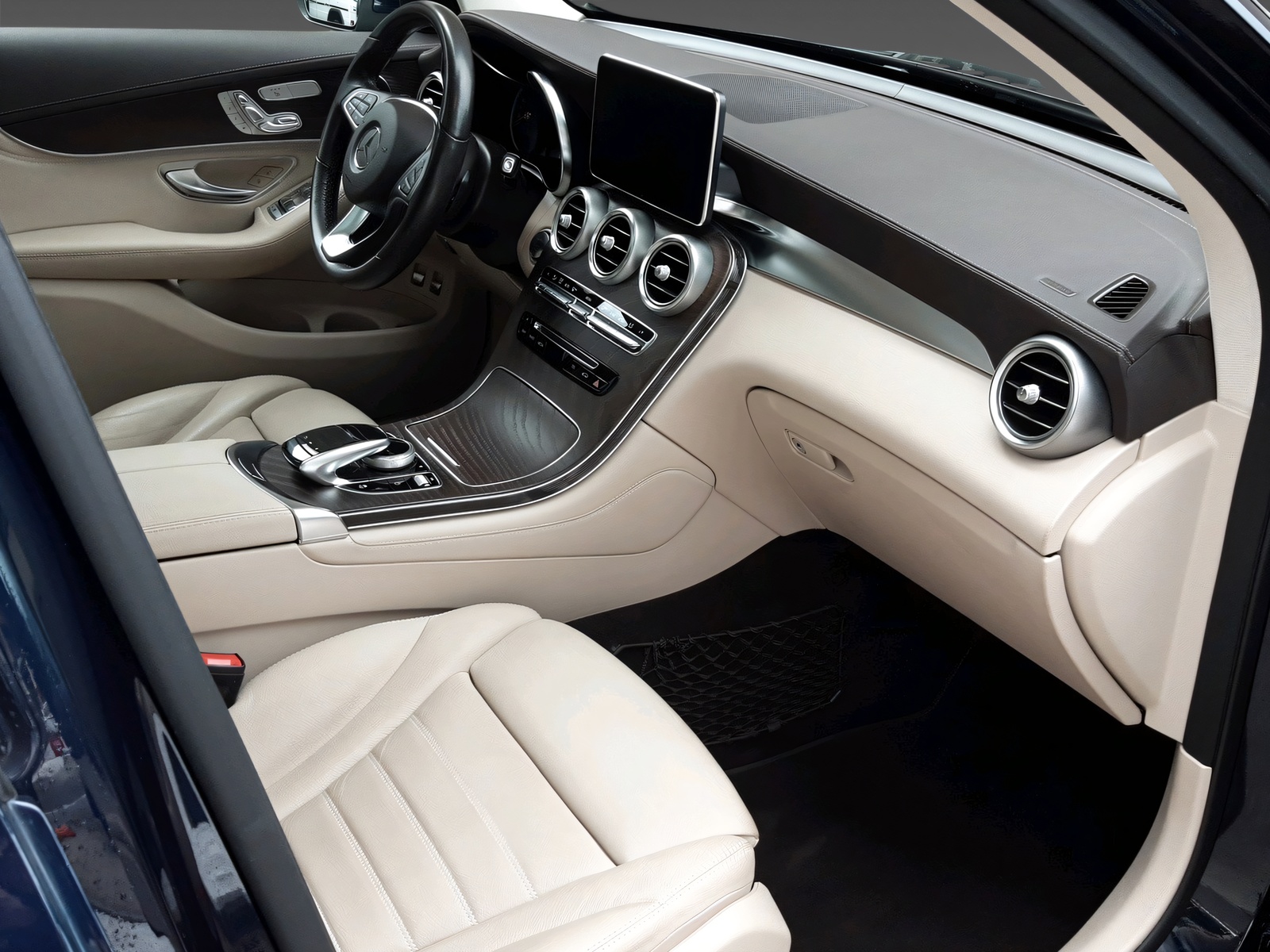 MERCEDES-BENZ GLC 250 d 4Matic-image-11