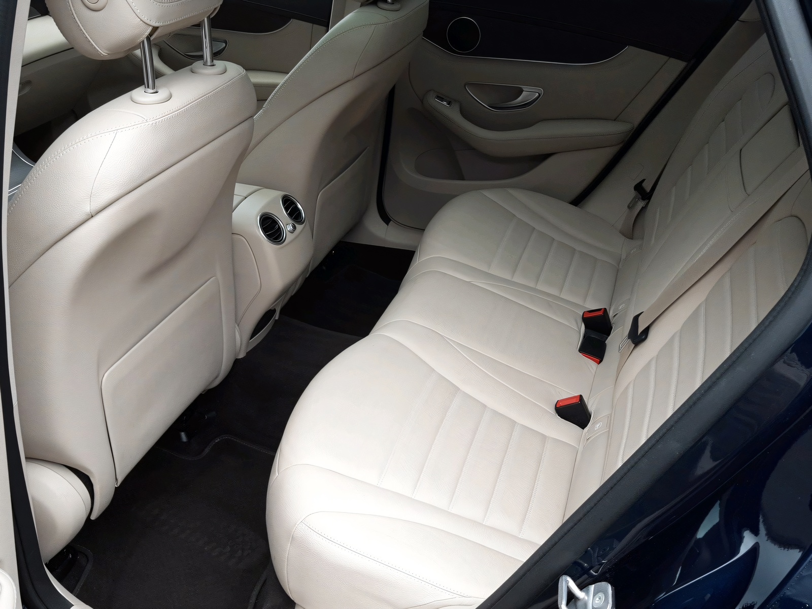 MERCEDES-BENZ GLC 250 d 4Matic-image-10