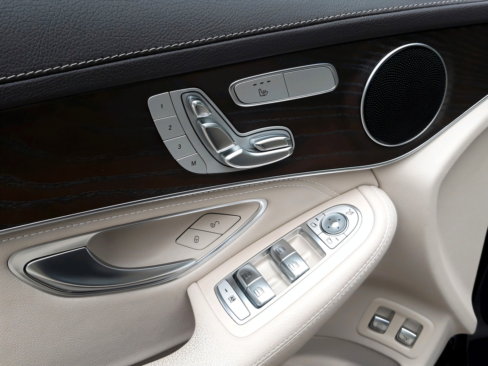 MERCEDES-BENZ GLC 250 d 4Matic-image-13