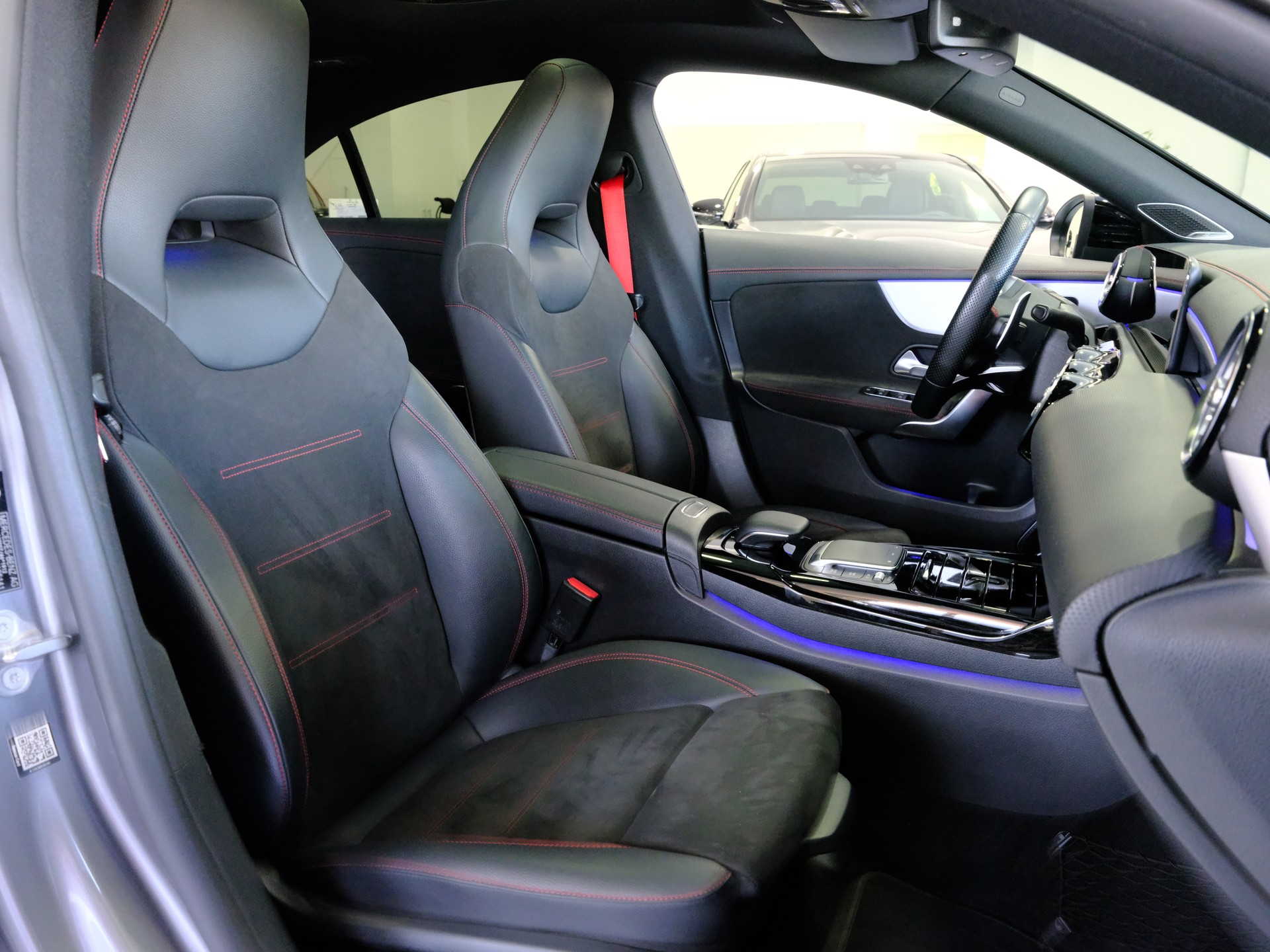 MERCEDES-BENZ CLA 35 AMG 4Matic 7G-DCT-image-14