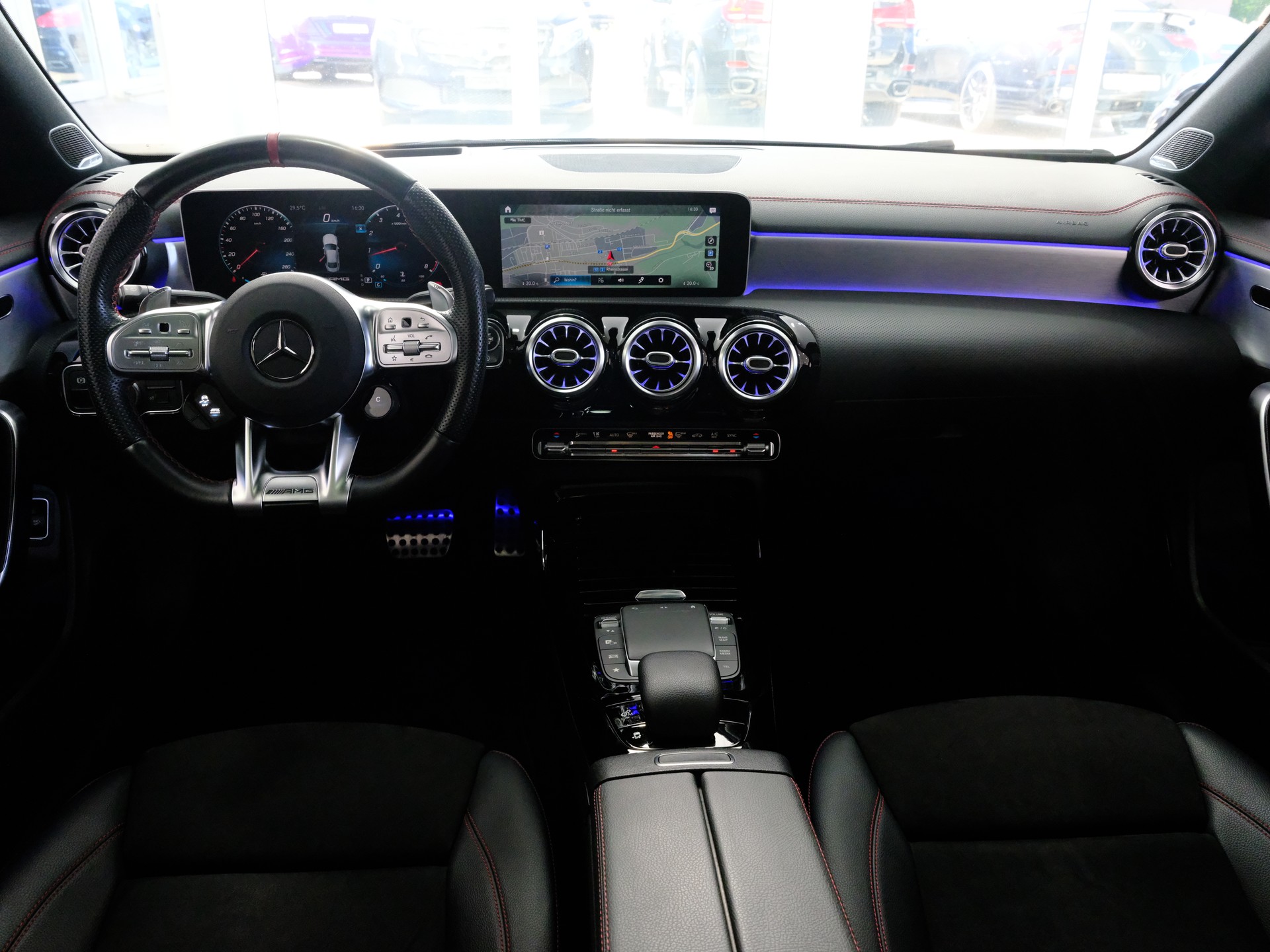 MERCEDES-BENZ CLA 35 AMG 4Matic 7G-DCT-image-12
