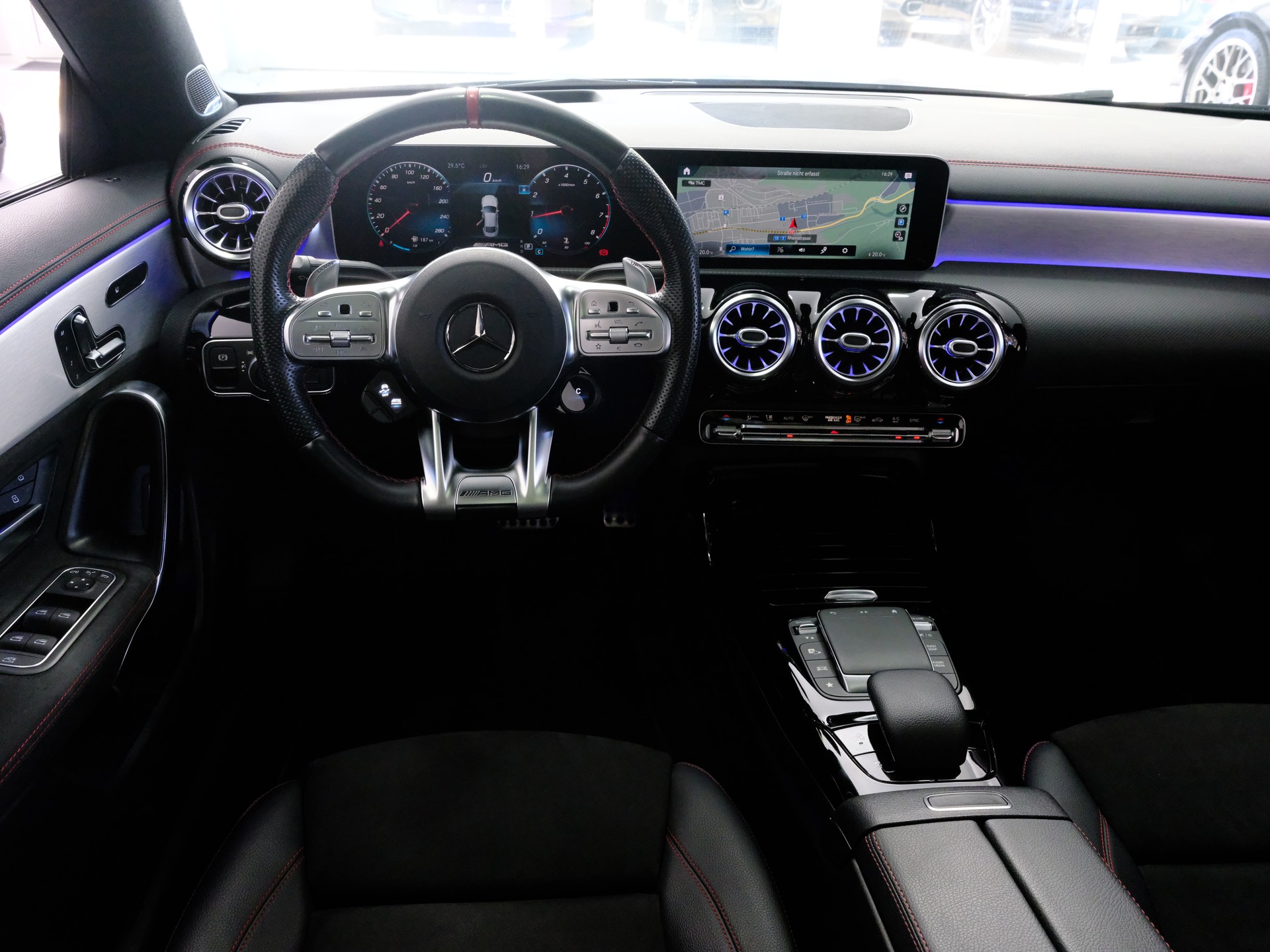 MERCEDES-BENZ CLA 35 AMG 4Matic 7G-DCT-image-11