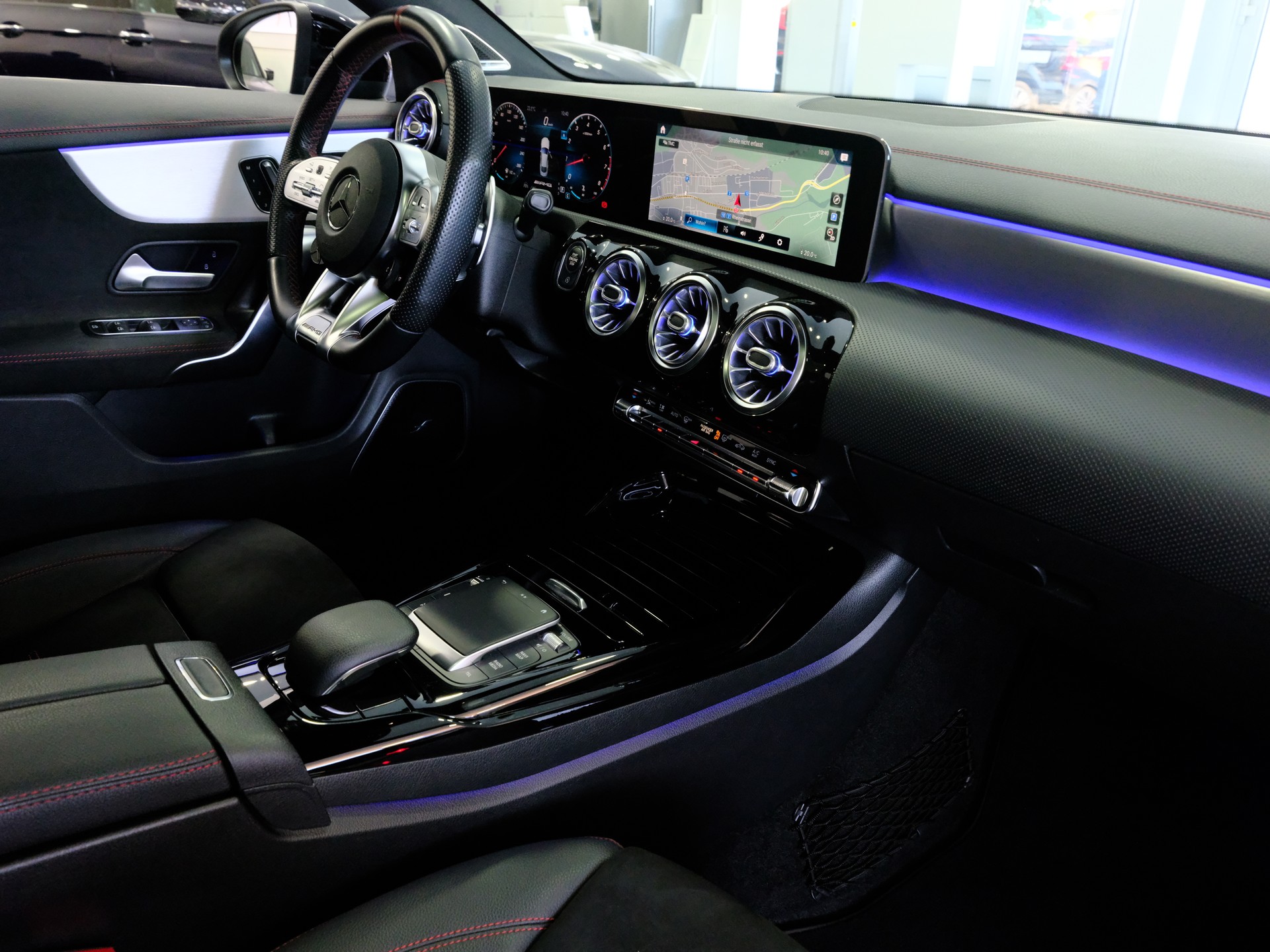MERCEDES-BENZ CLA 35 AMG 4Matic 7G-DCT-image-13