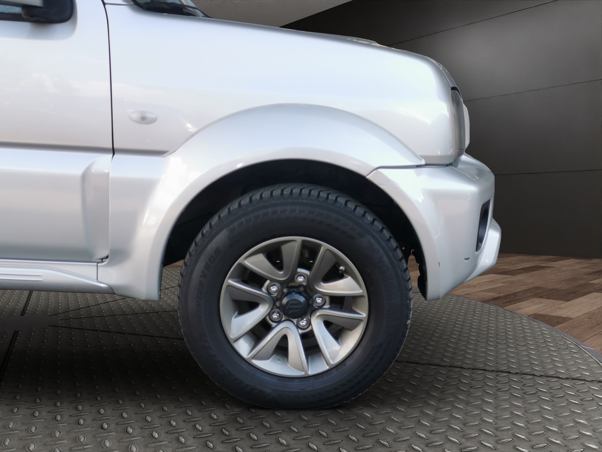 SUZUKI Jimny 1.3 16V Compact Top-showroom-element-3