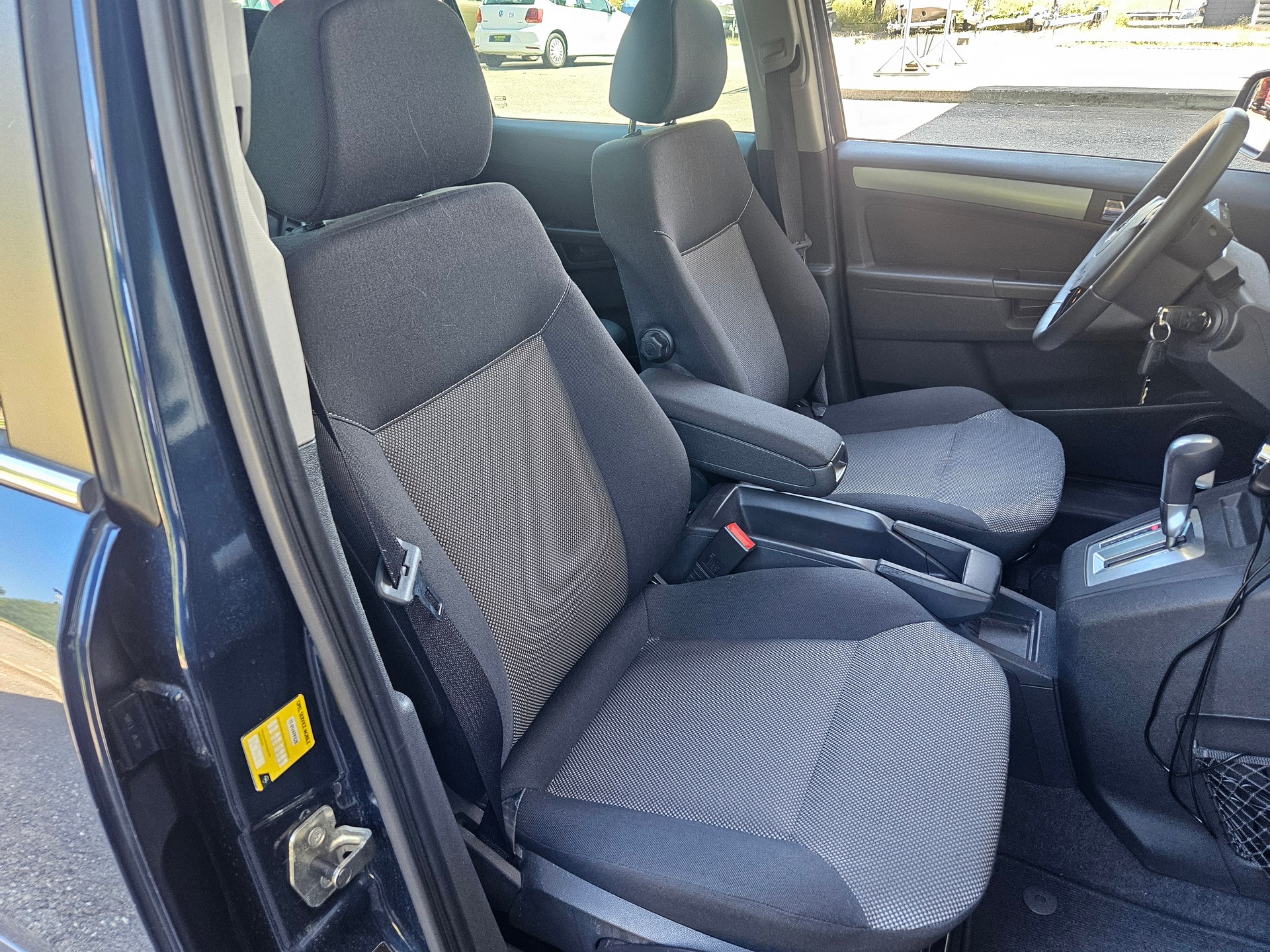 OPEL Zafira 2.2i 16V Anniversary Edition Automatic-image-9