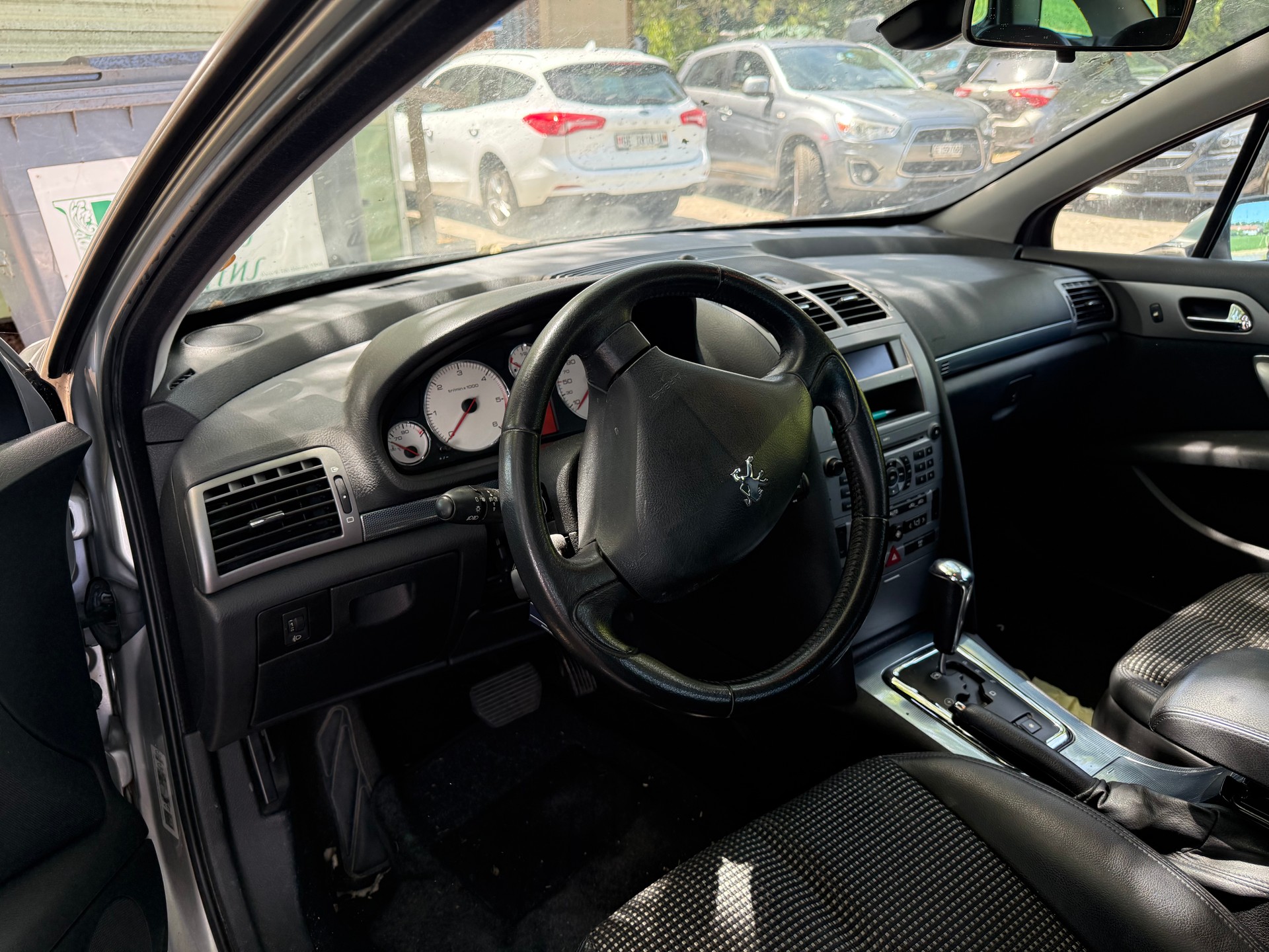 PEUGEOT 407 SW 2.0 HDI SV Executive-image-4