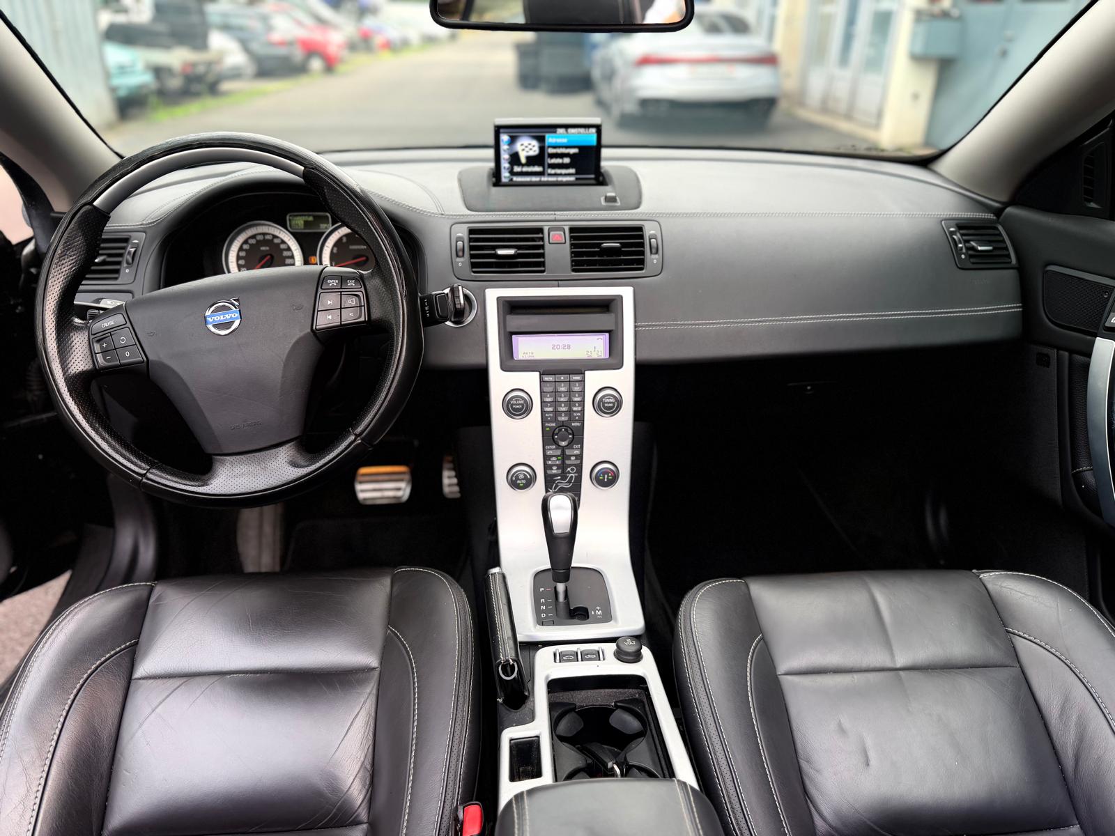 VOLVO C70 T5 Momentum Geartronic-image-10
