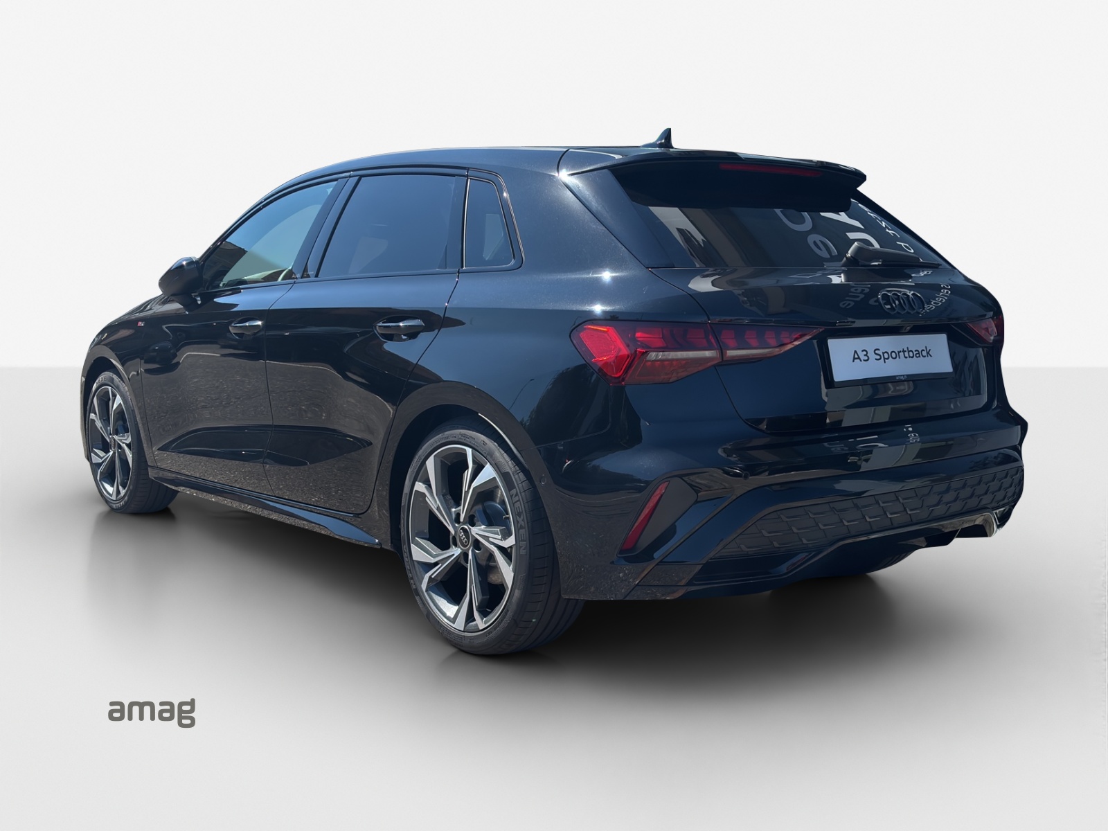 AUDI CH-Ausführung / Gratisservice 10 Jahre oder 100'000km ab 1. Inv.-showroom-element-2