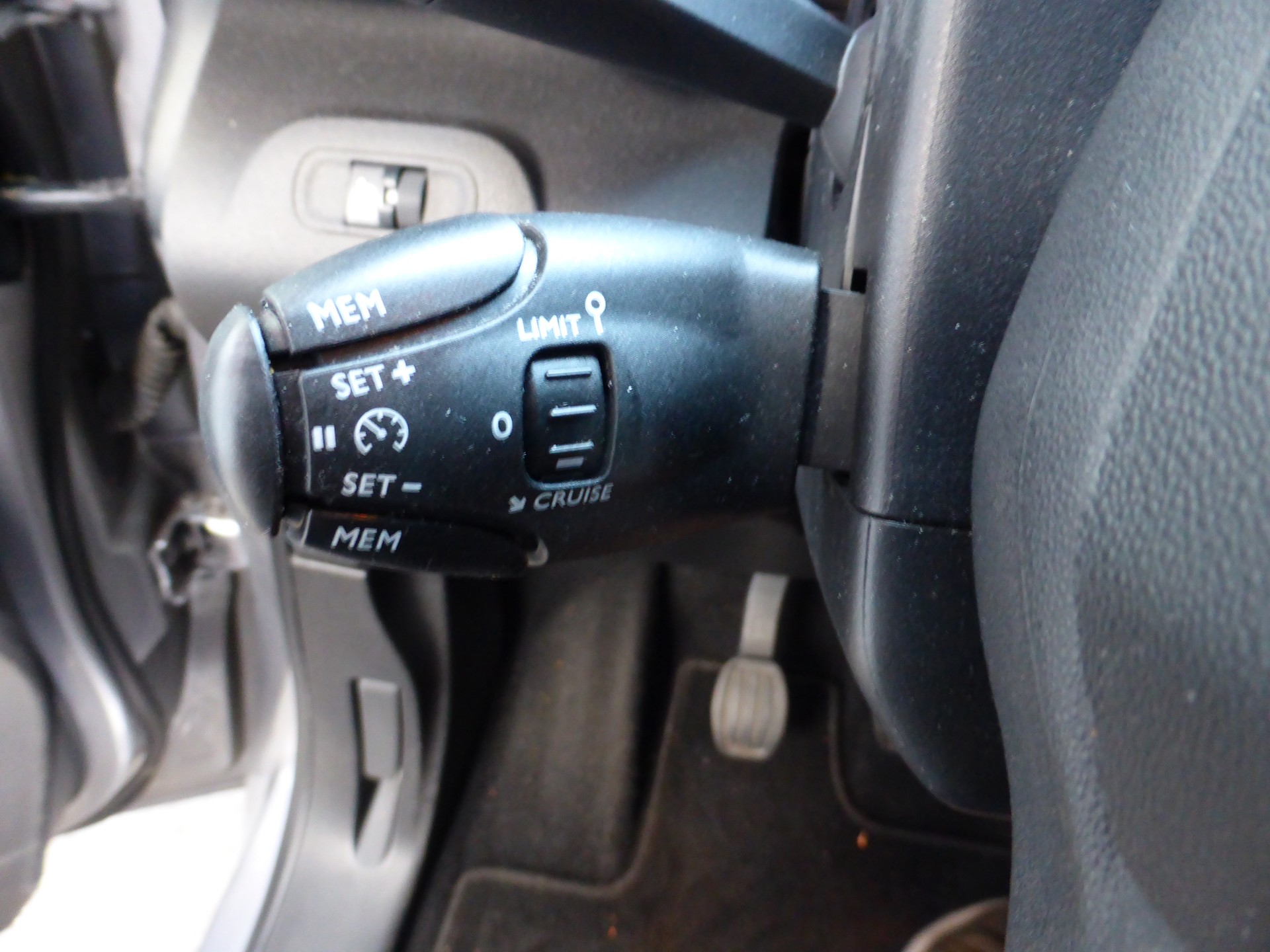CITROEN Berlingo 1.2i PureTech Feel-image-14