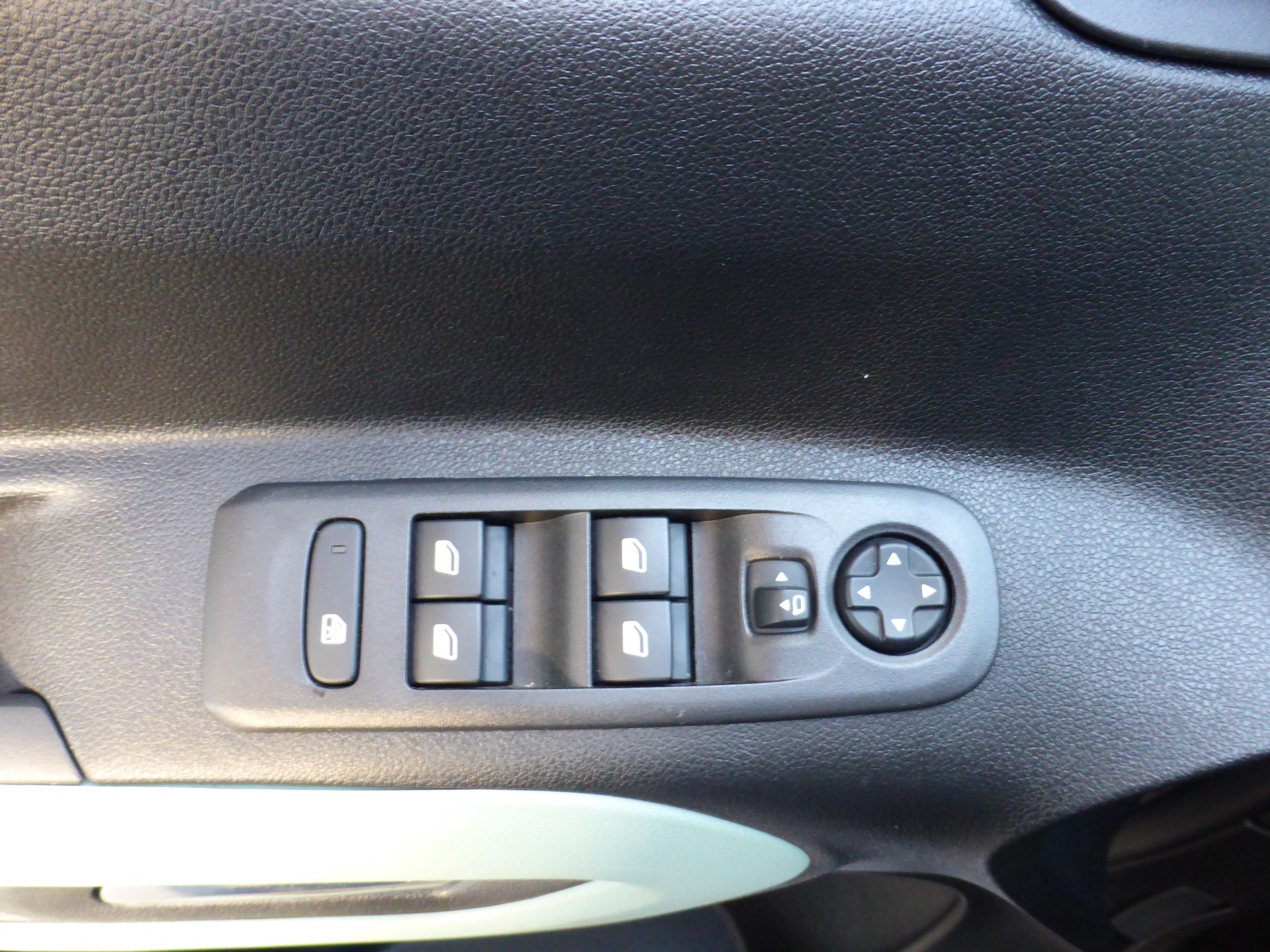 CITROEN Berlingo 1.2i PureTech Feel-image-11