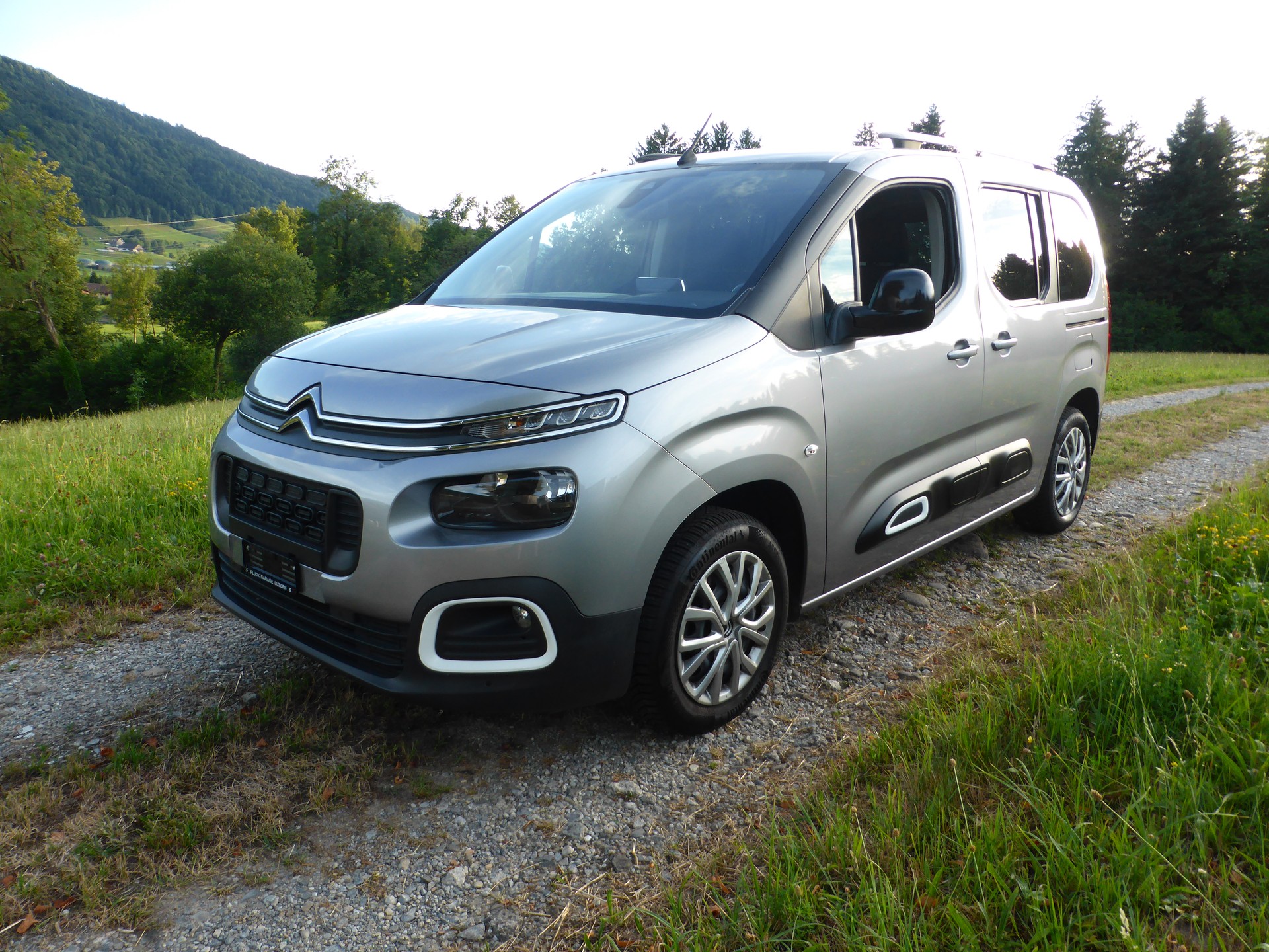 CITROEN Berlingo 1.2i PureTech Feel-image-1