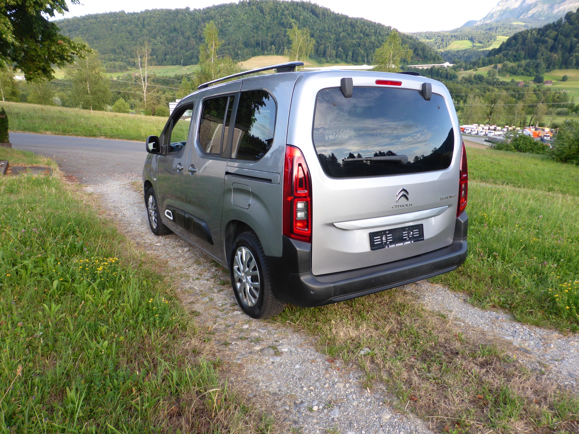 CITROEN Berlingo 1.2i PureTech Feel-image-2
